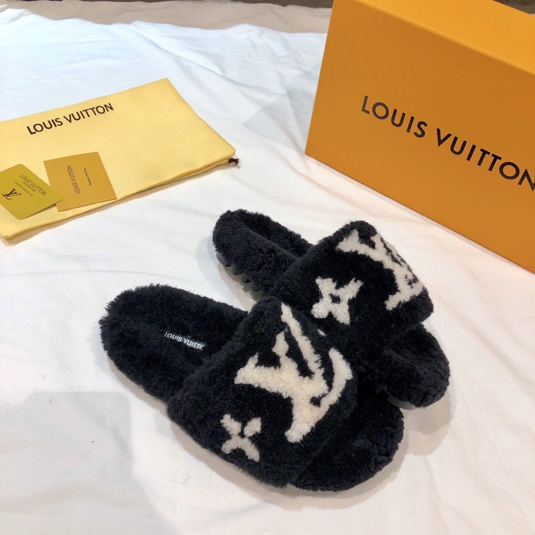l**is V*t*n wool slippers