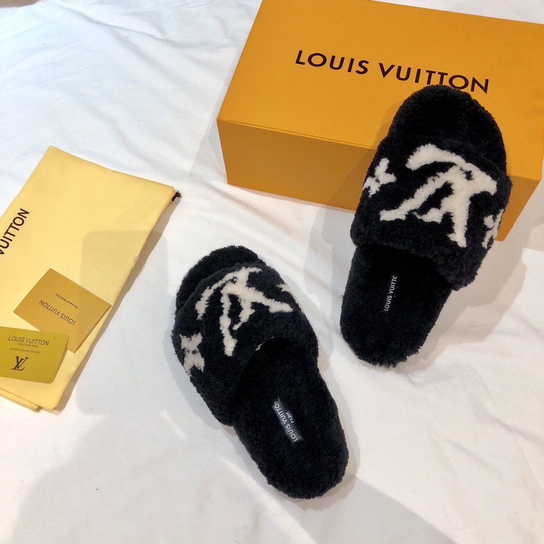 l**is V*t*n wool slippers