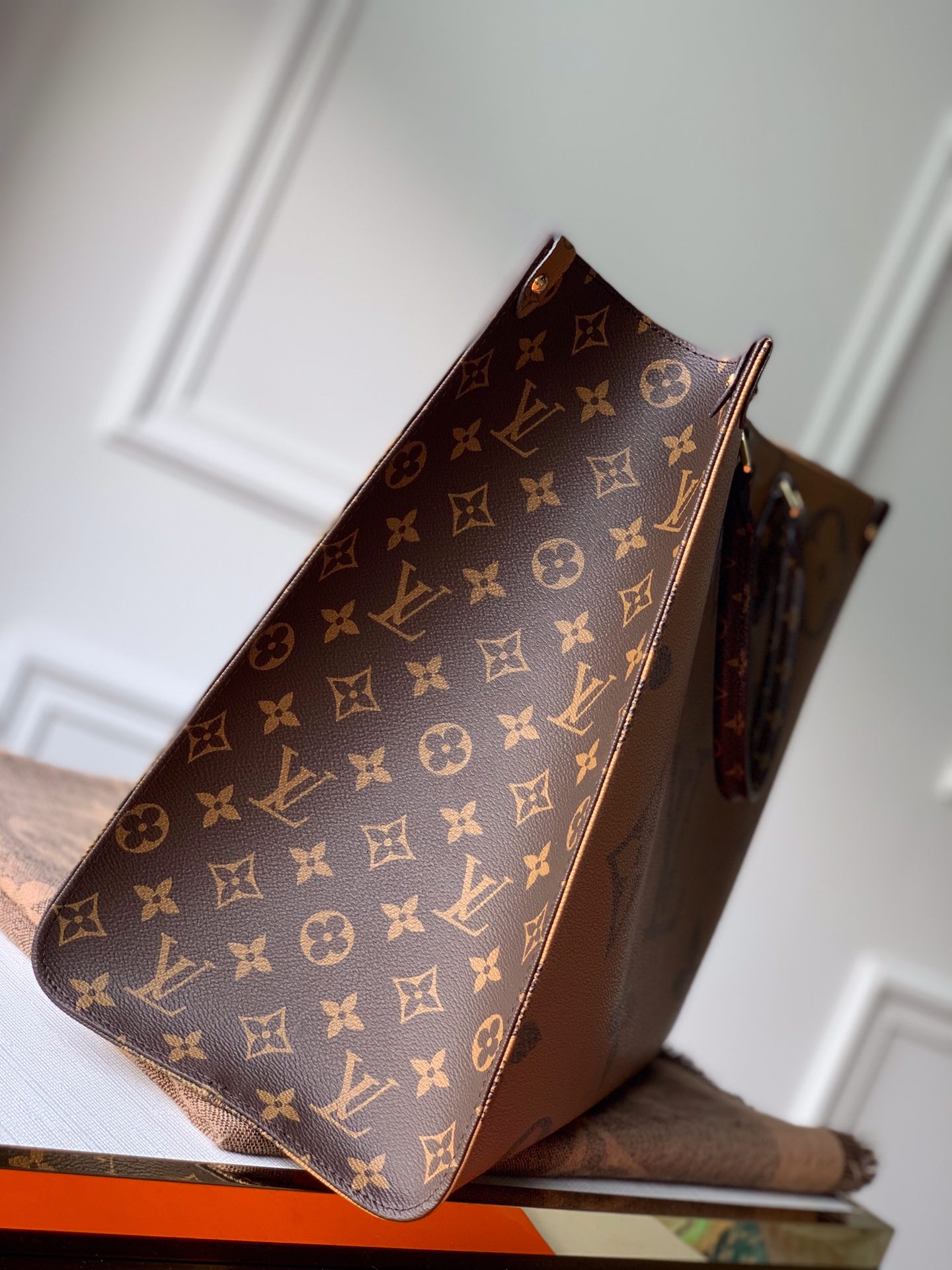 l**is V*t*n onthego handbag-41*34*19cm(brown strap)