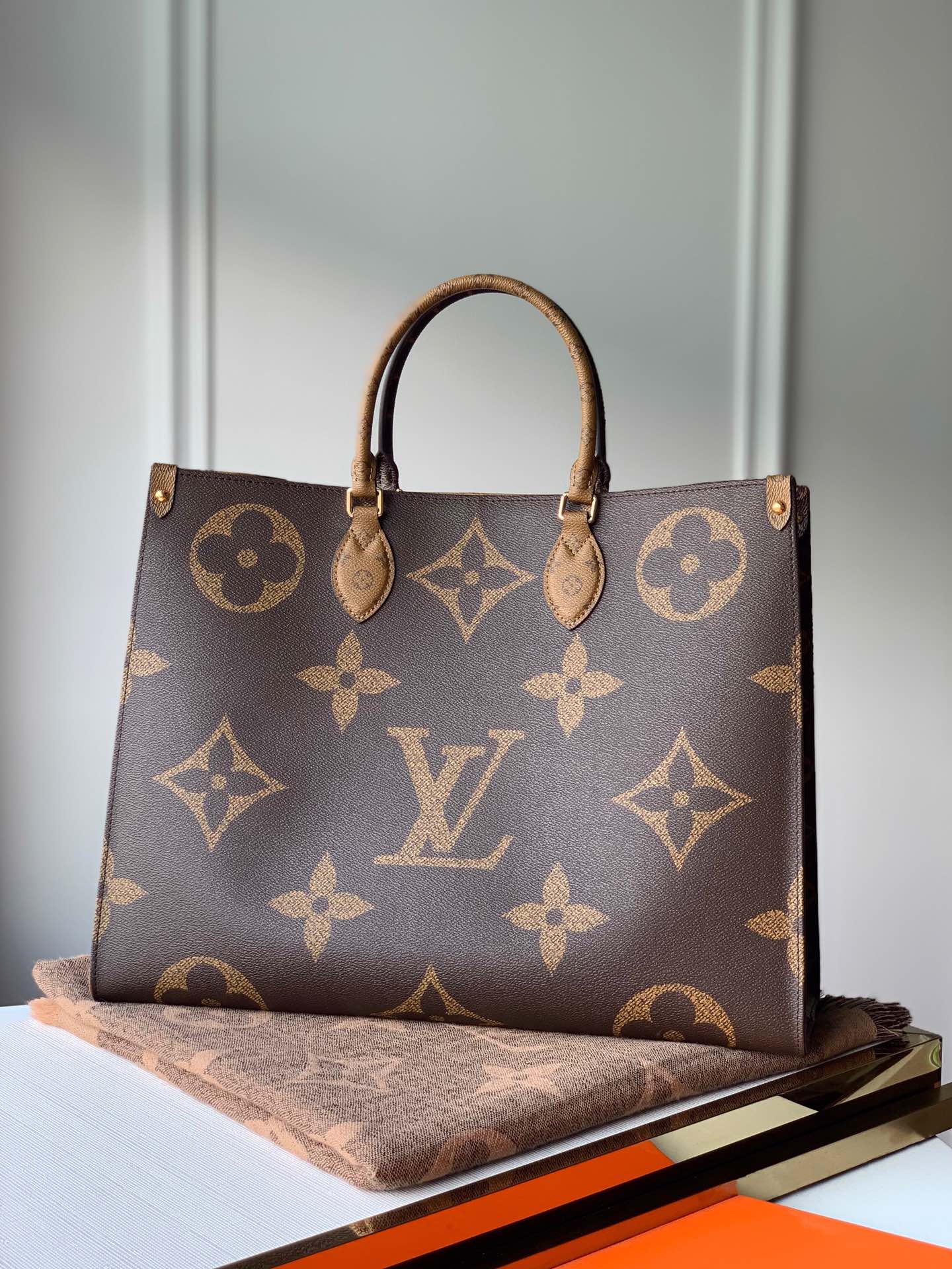 l**is V*t*n onthego handbag-41*34*19cm(brown strap)