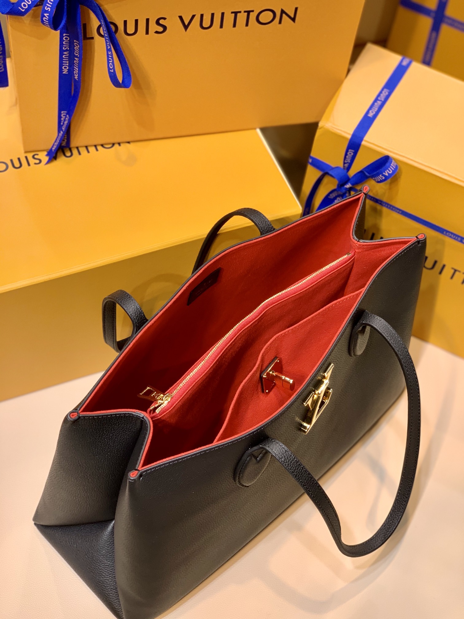 l**is V*t*n lockme handbags m57345-42*28*15cm