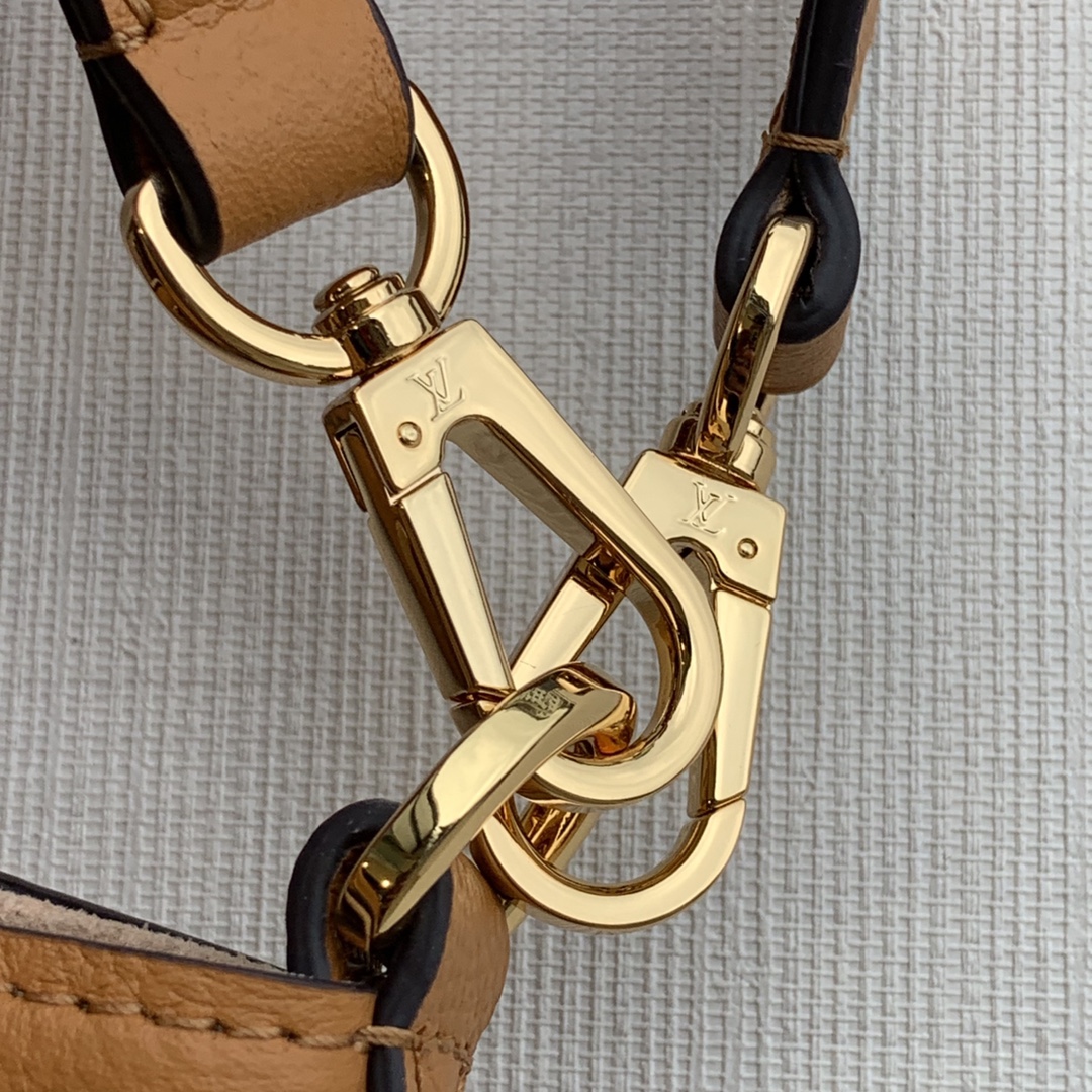 l**is V*t*n lockme bucket-20*13*22cm
