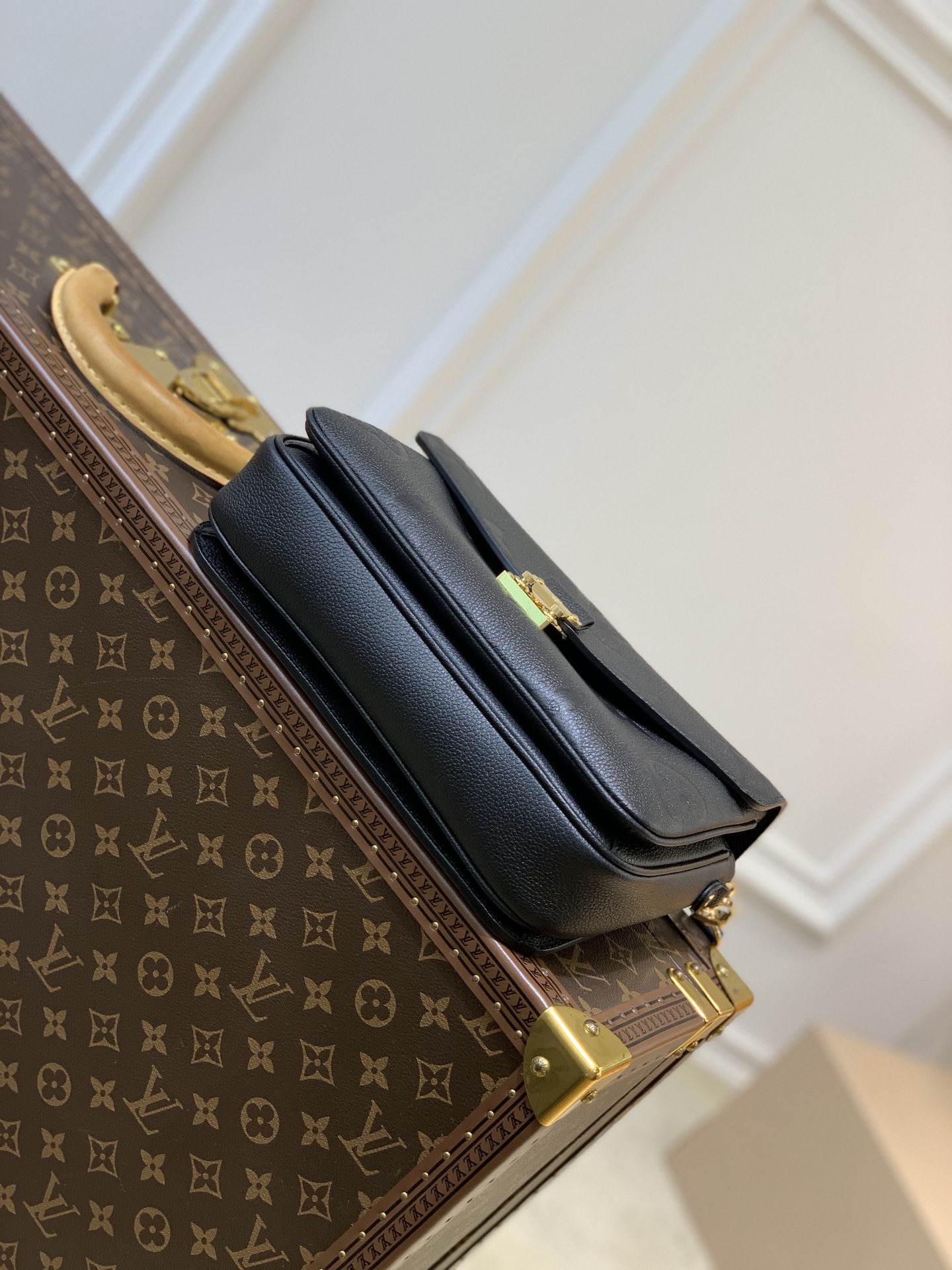 l**is V*t*n pochette metis handbags-25*19*7cm