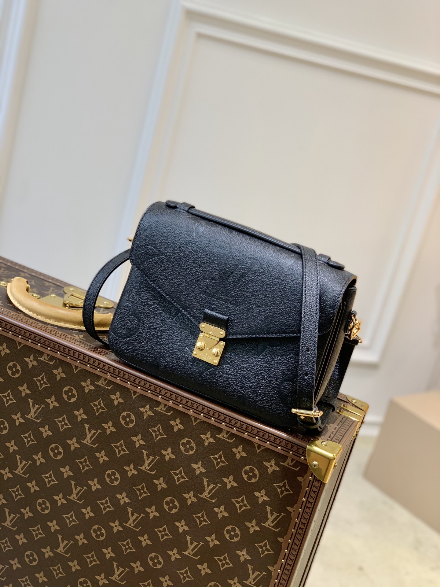 l**is V*t*n pochette metis handbags-25*19*7cm