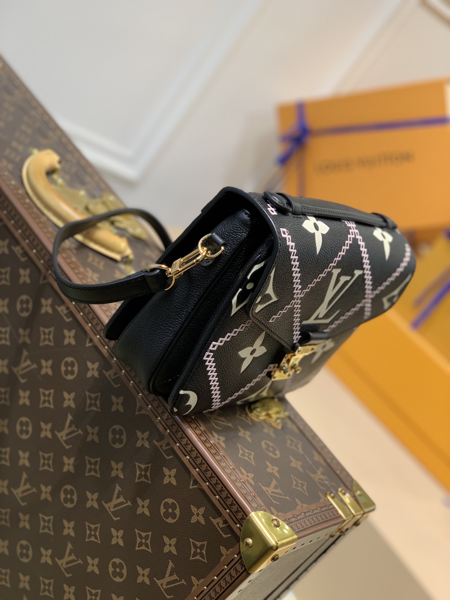l**is V*t*n pochette metis handbags-25*19*7cm