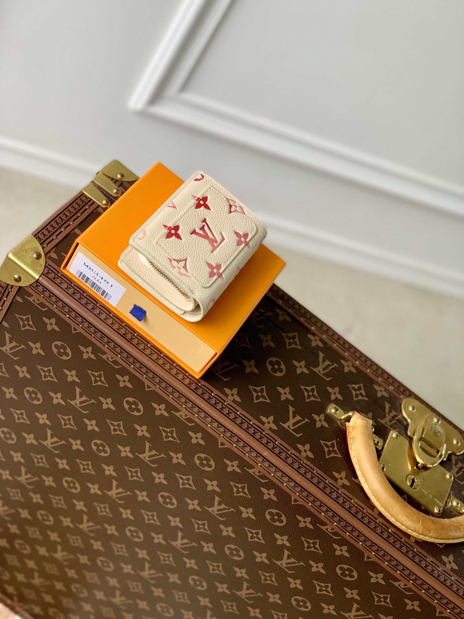 l**is V*t*n cléa wallet-11*8.5*3.5cm