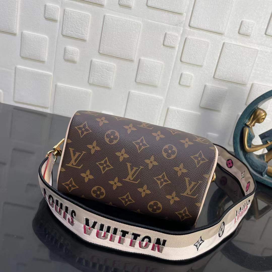l**is V*t*n speedy-m41114-red inside-20x 13.5x 11.5cm