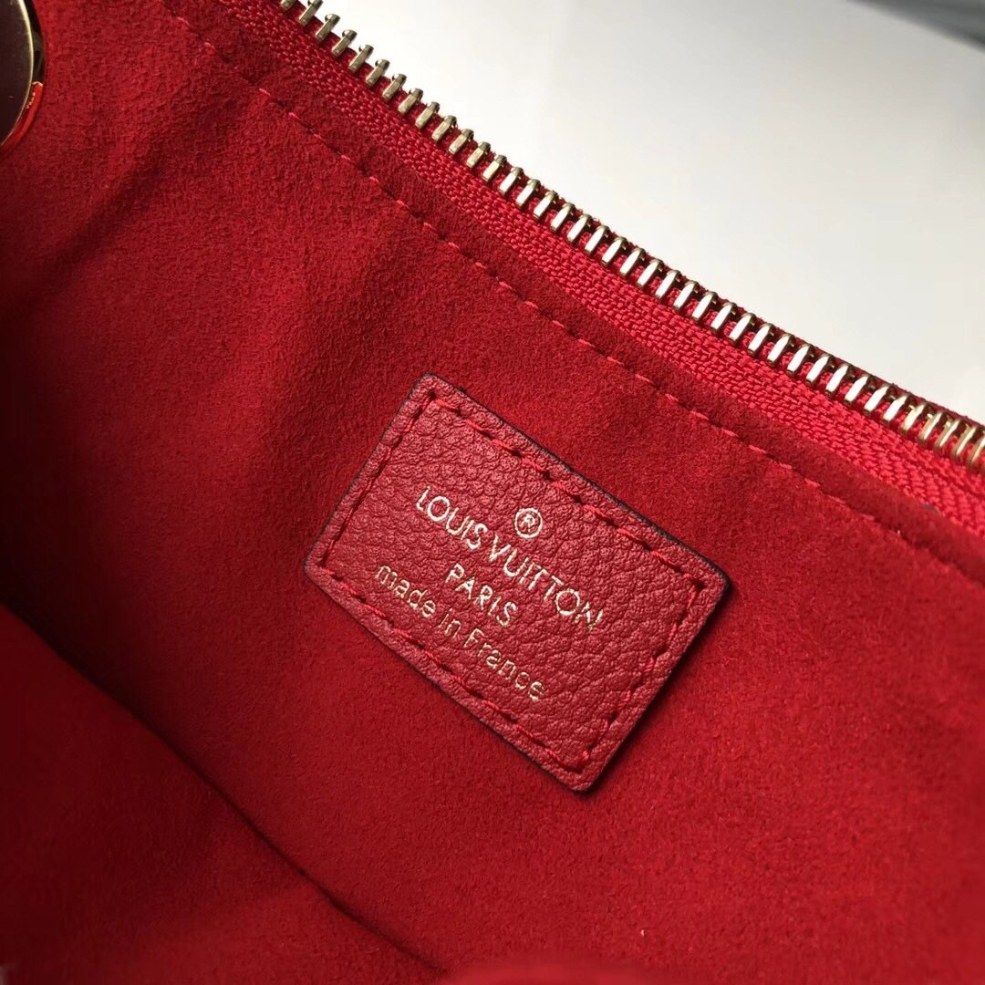 l**is V*t*n surene bb-24*17*11cm