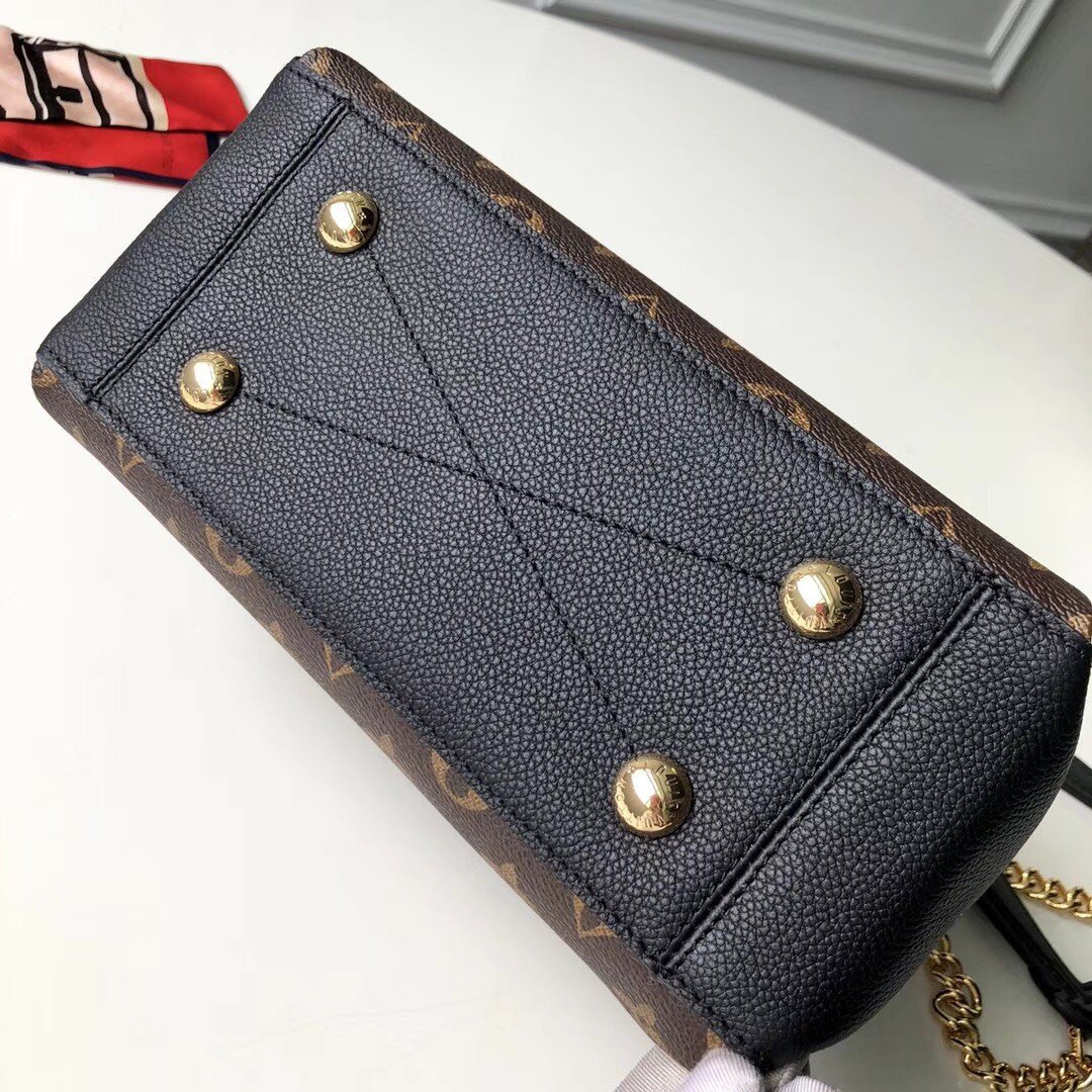 l**is V*t*n surene bb-24*17*11cm