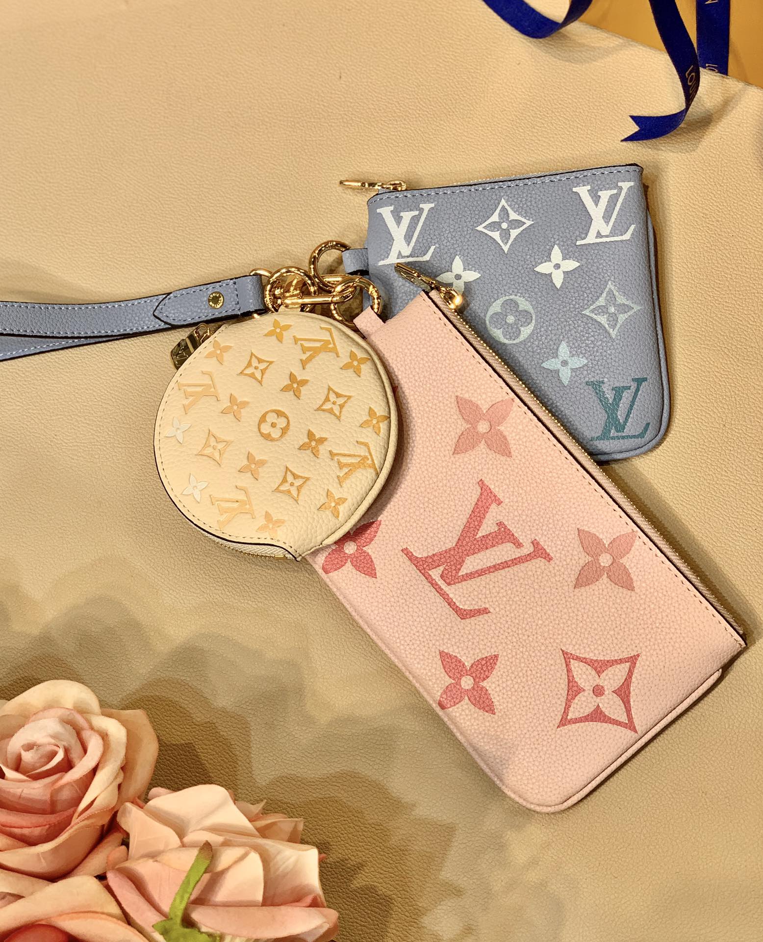 l**is V*t*n by the pool pouch-20*12*3cm
