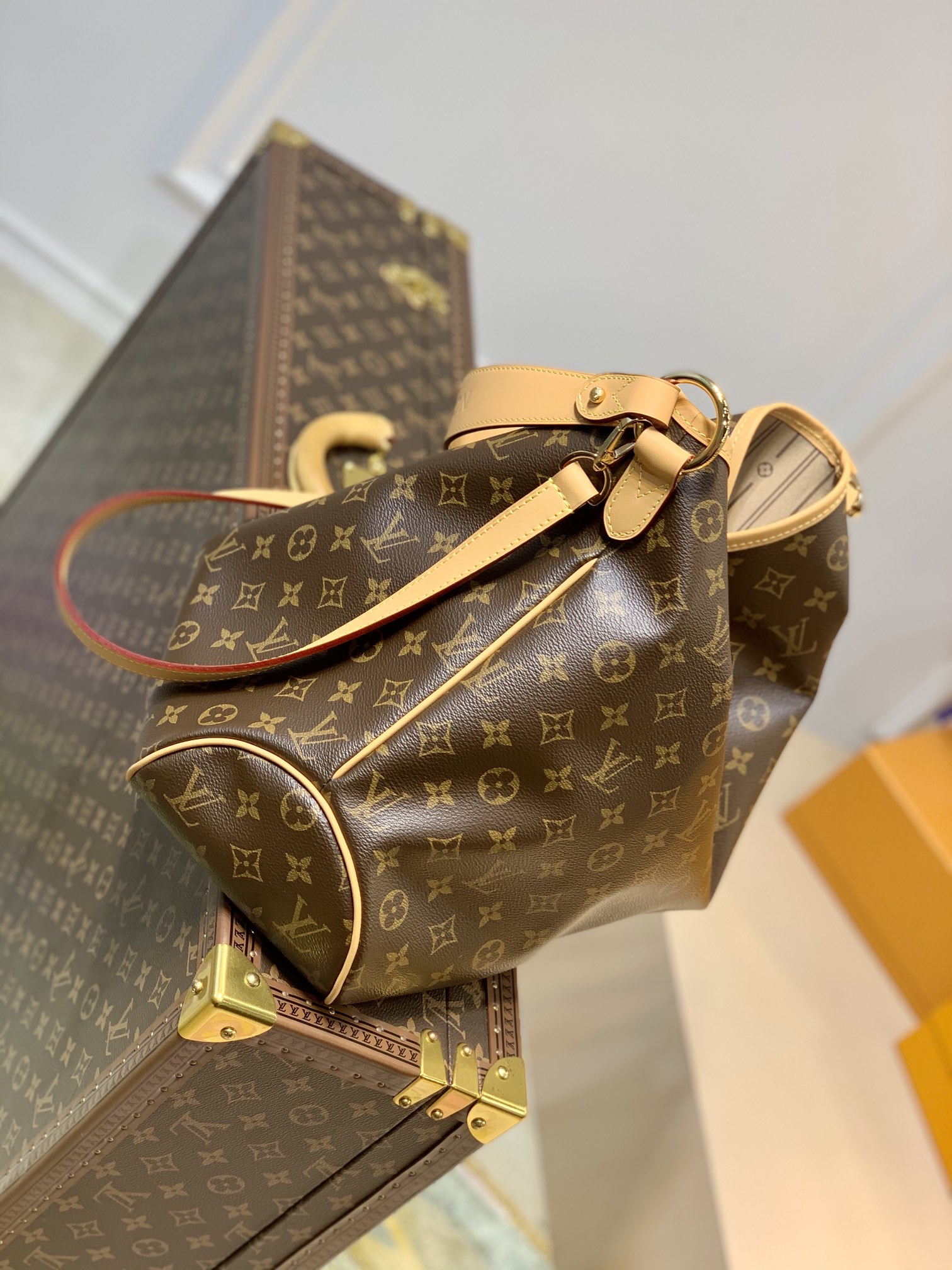 l**is V*t*n graceful handbags-52* 30* 20cm