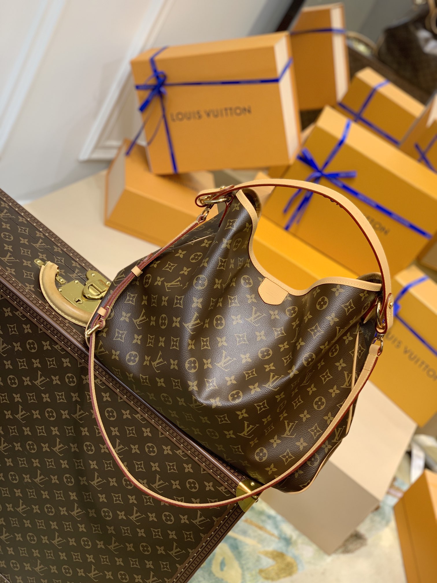 l**is V*t*n graceful handbags-52* 30* 20cm