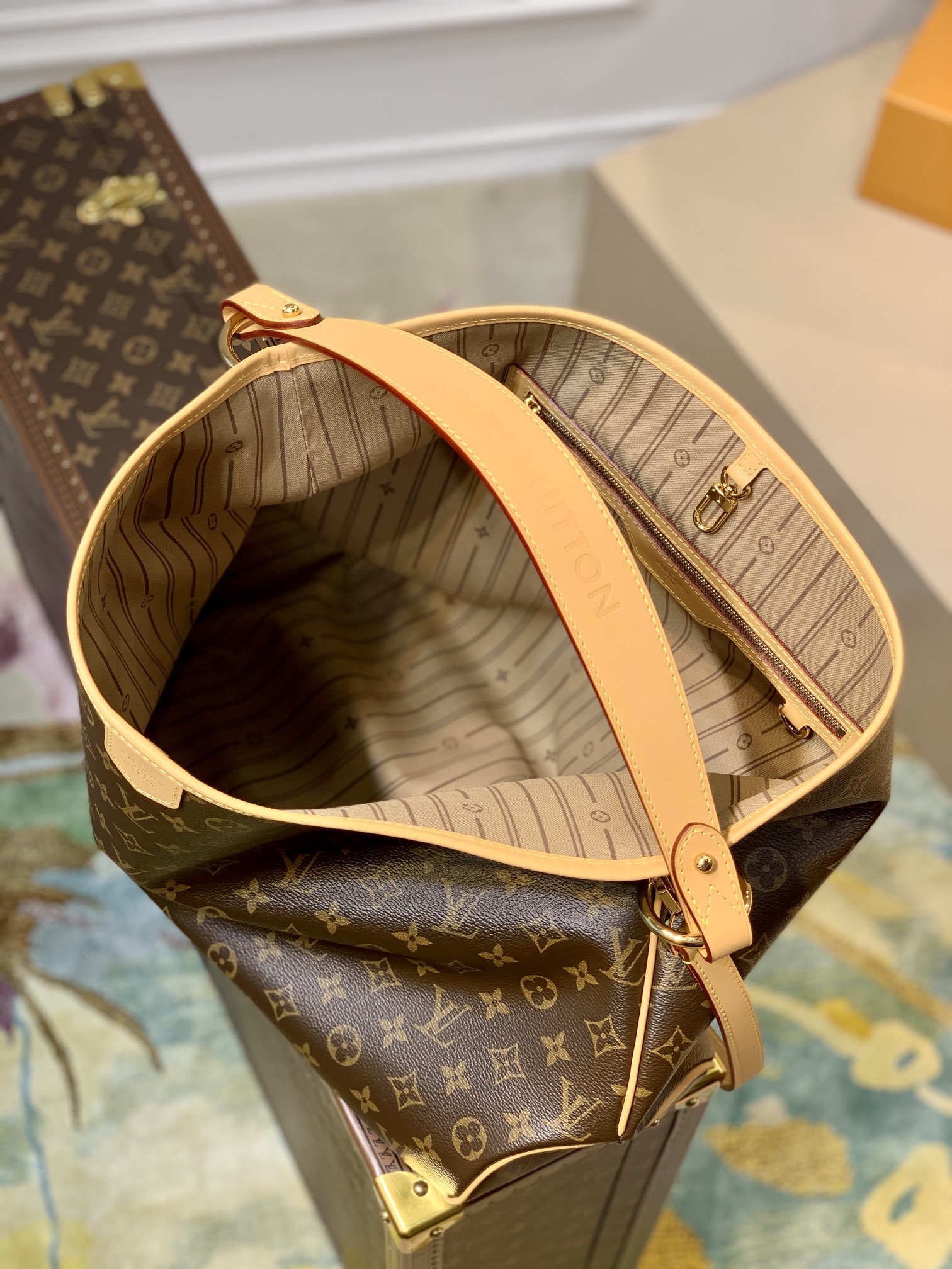 l**is V*t*n graceful handbags-52* 30* 20cm