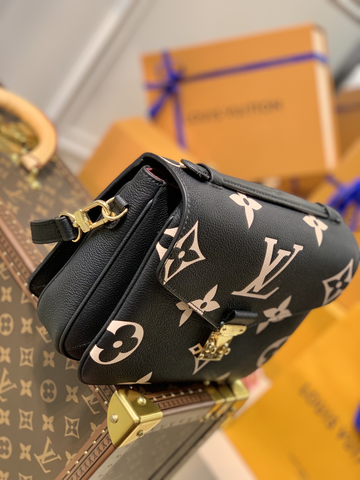 l**is V*t*n pochette metis handbags-25*19*7cm