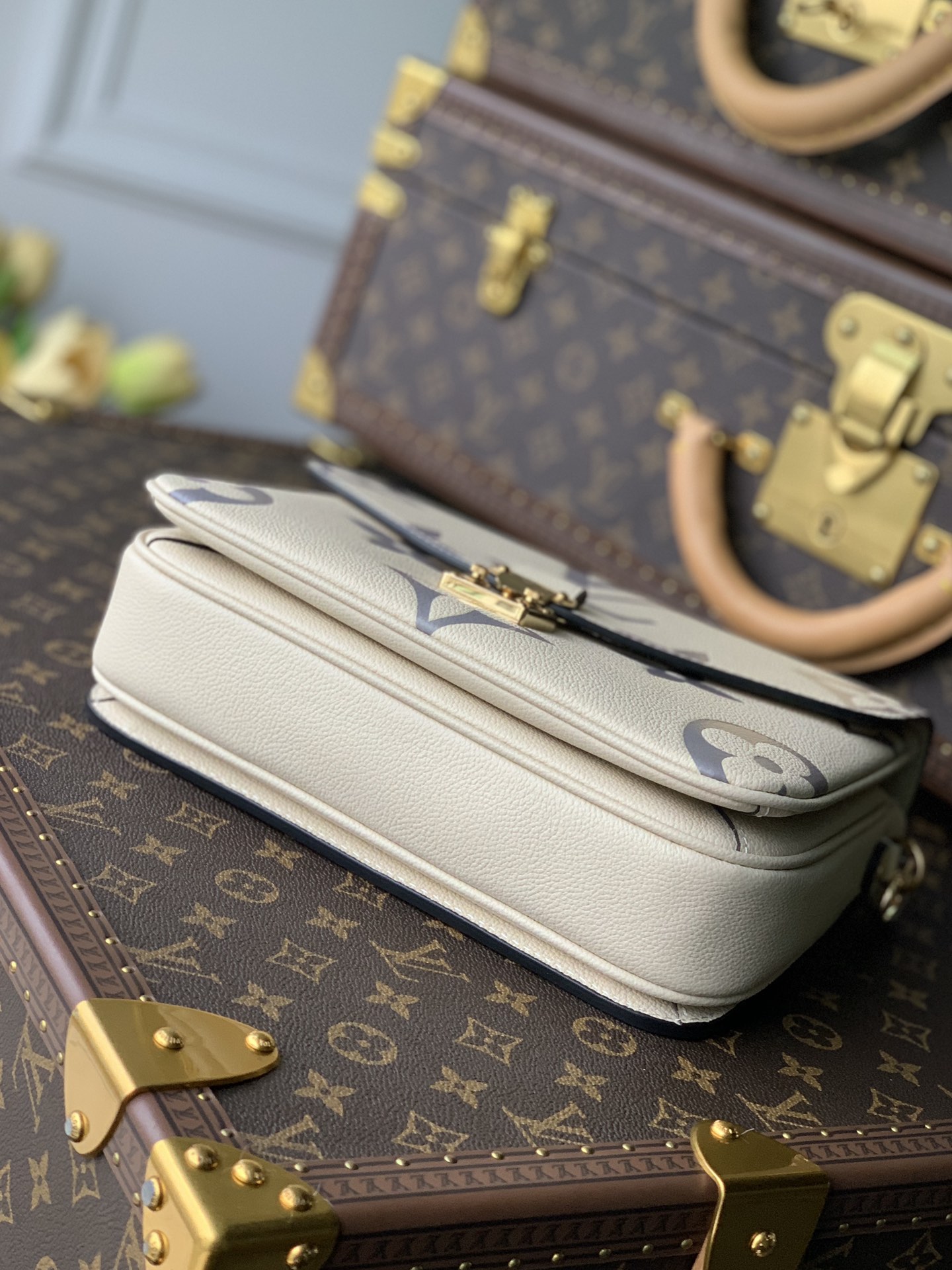 l**is V*t*n pochette metis handbags-25*19*7cm