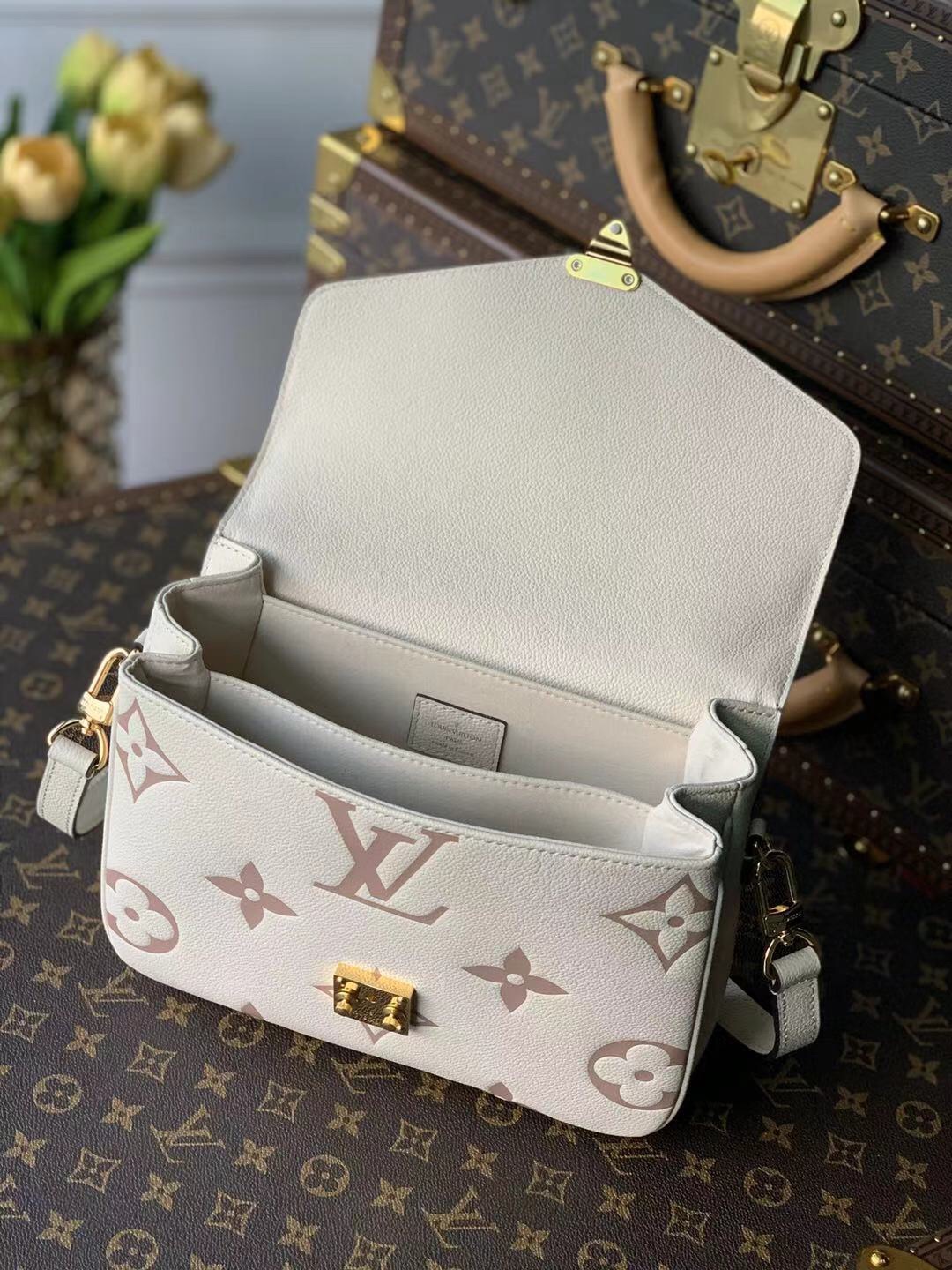 l**is V*t*n pochette metis handbags-25*19*7cm