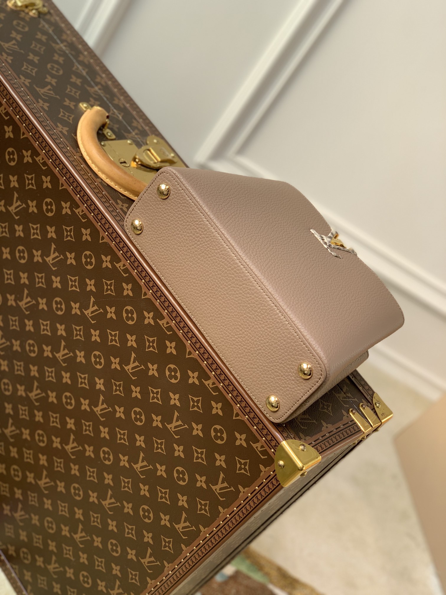 l**is V*t*n capucines bag-27*18*9cm
