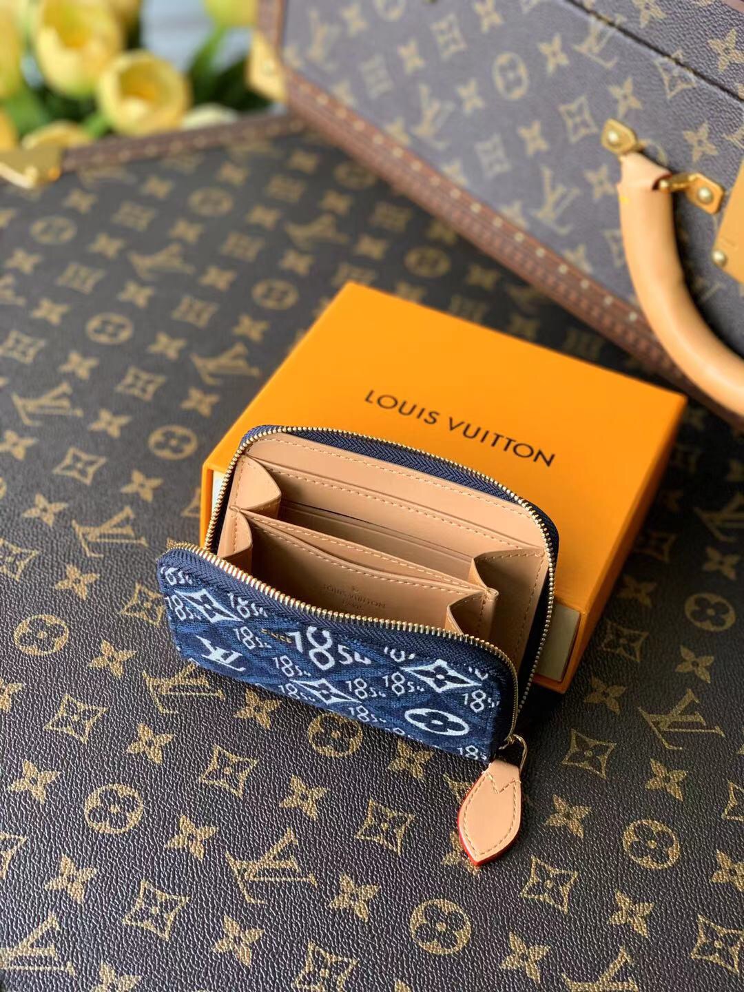 l**is V*t*n since 1854 zippy wallet-11*8.5*12cm