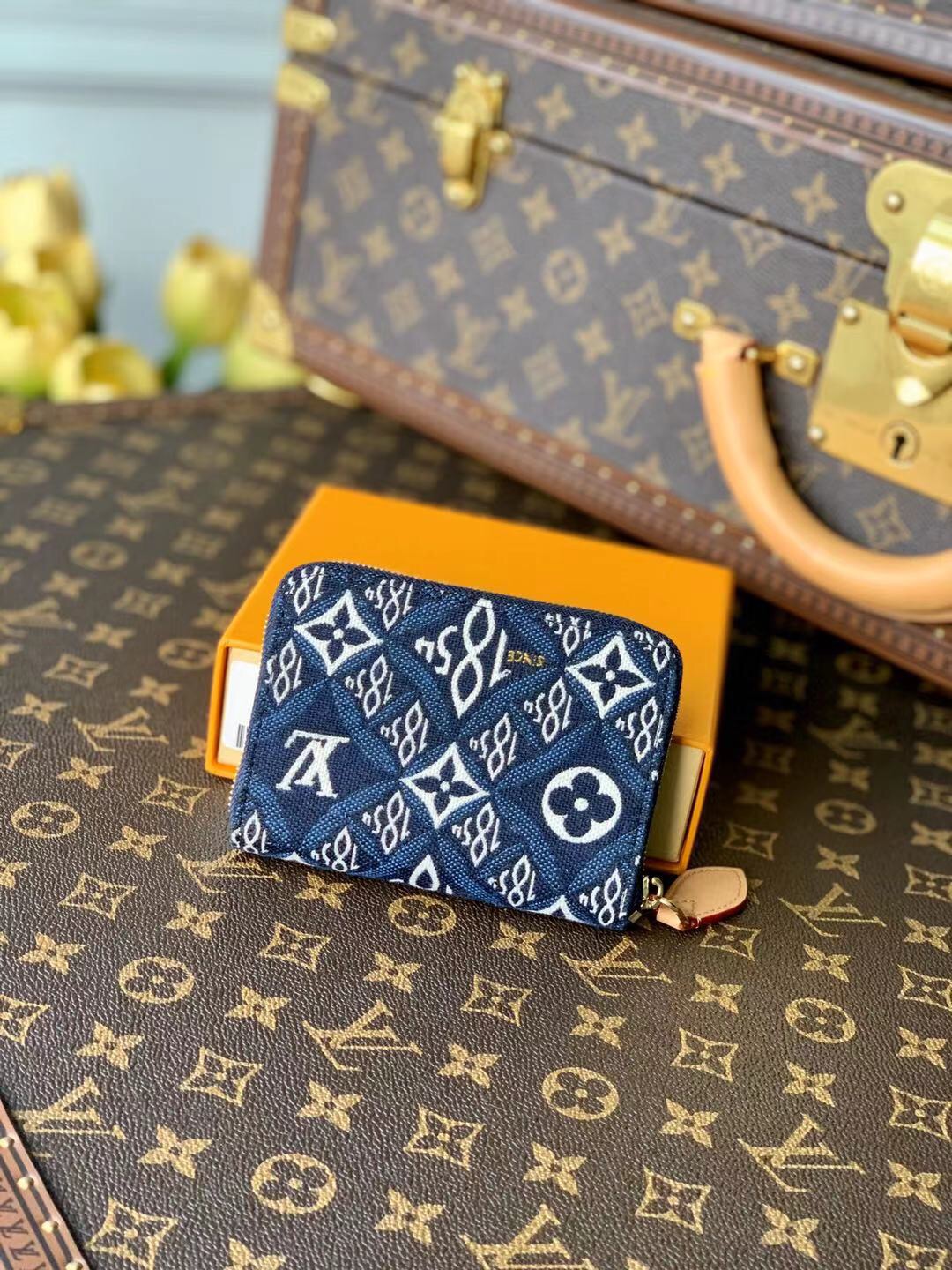 l**is V*t*n since 1854 zippy wallet-11*8.5*12cm