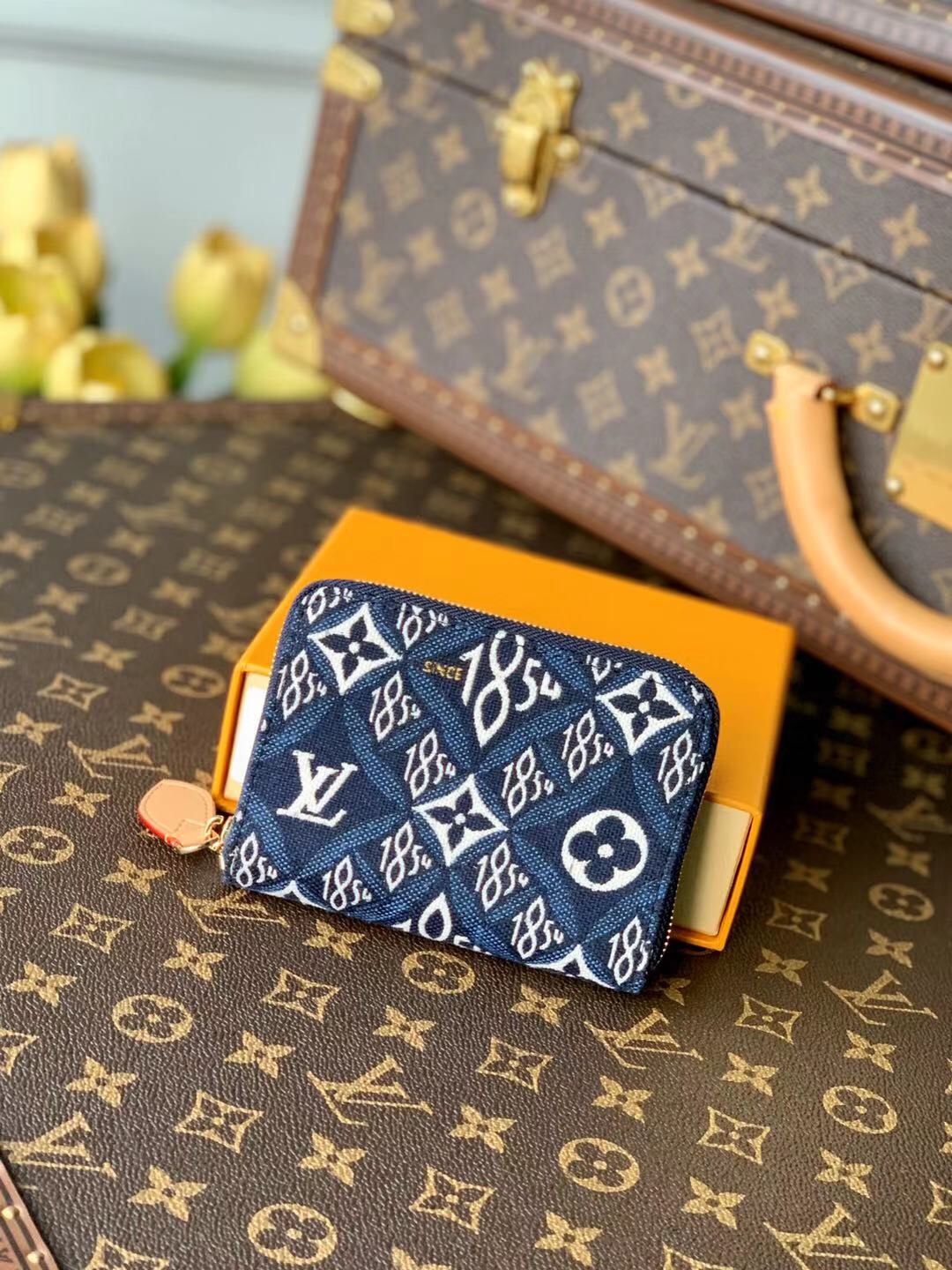 l**is V*t*n since 1854 zippy wallet-11*8.5*12cm