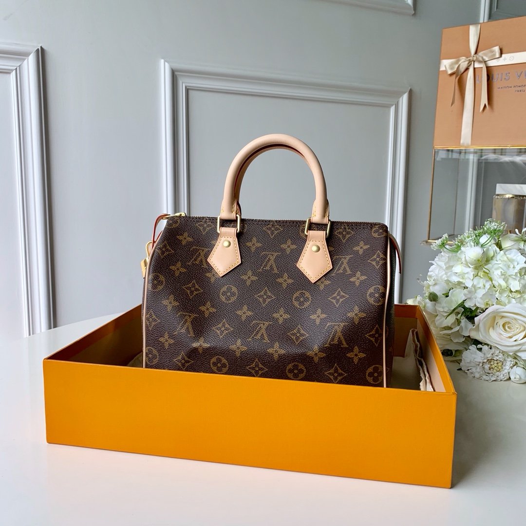 l**is V*t*n speedy 25-25*19*15cm