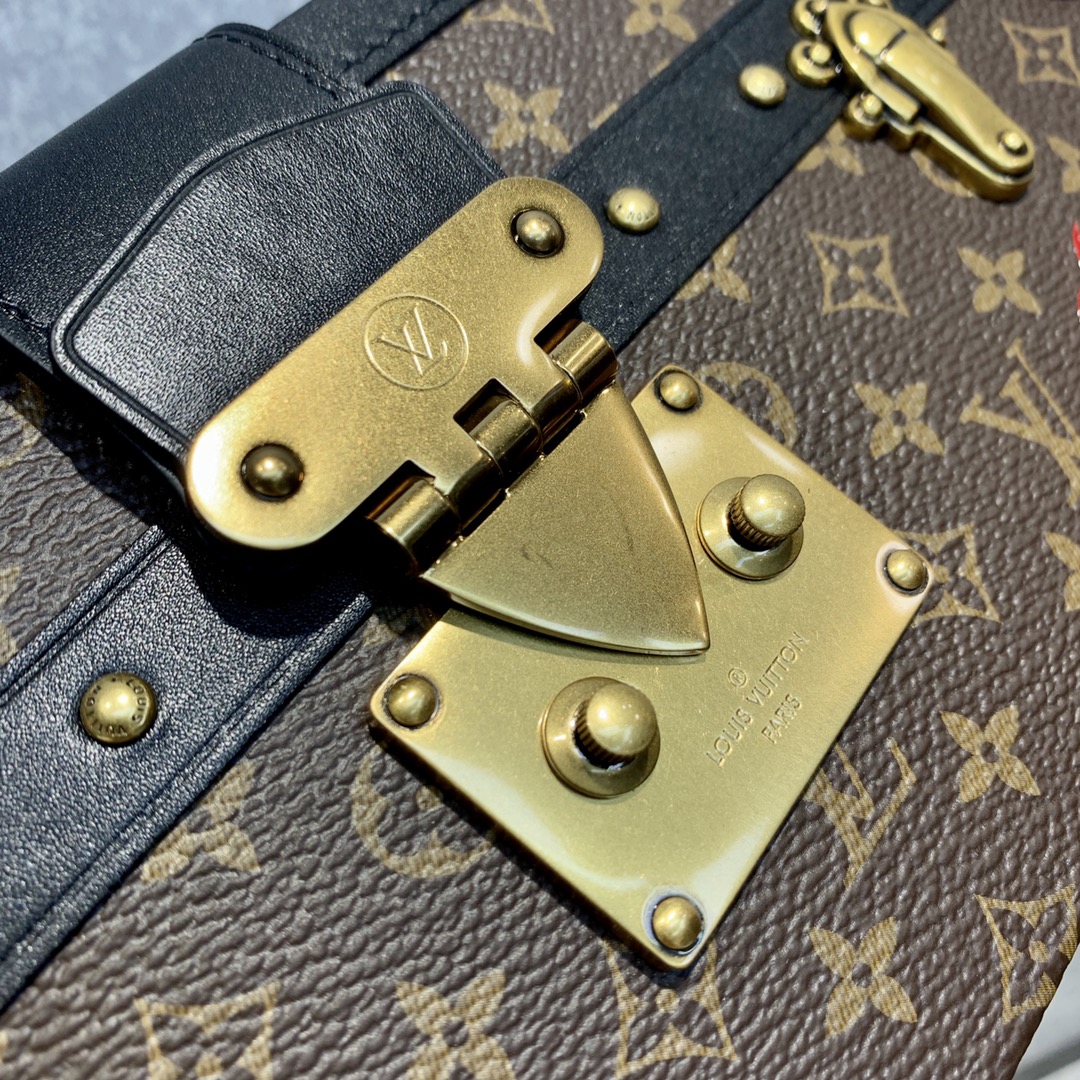 l**is V*t*n petite malle east west-27*12*6.5cm