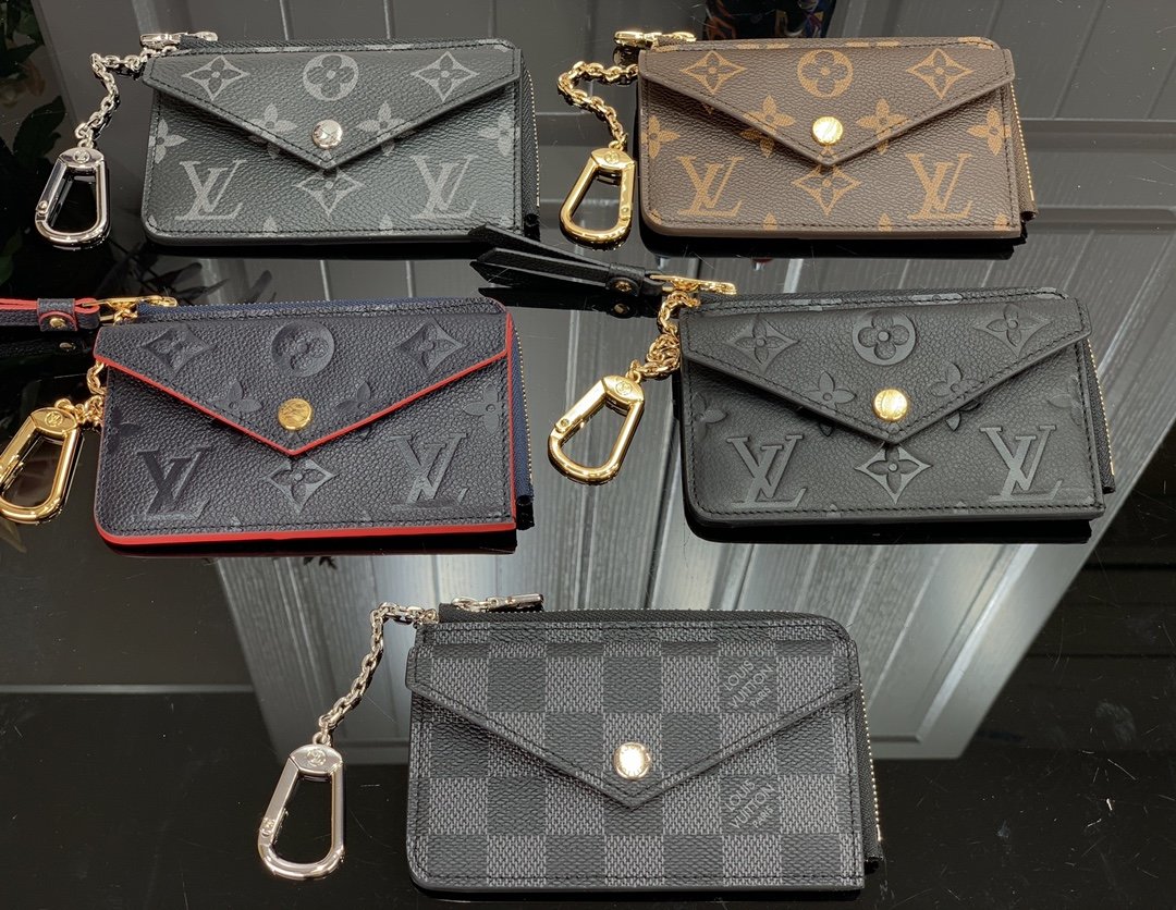 l**is V*t*n wallet-m60167