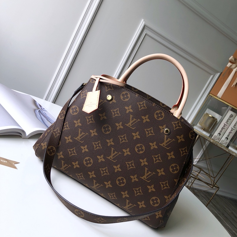 l**is V*t*n montaigne mm-33*23*15cm
