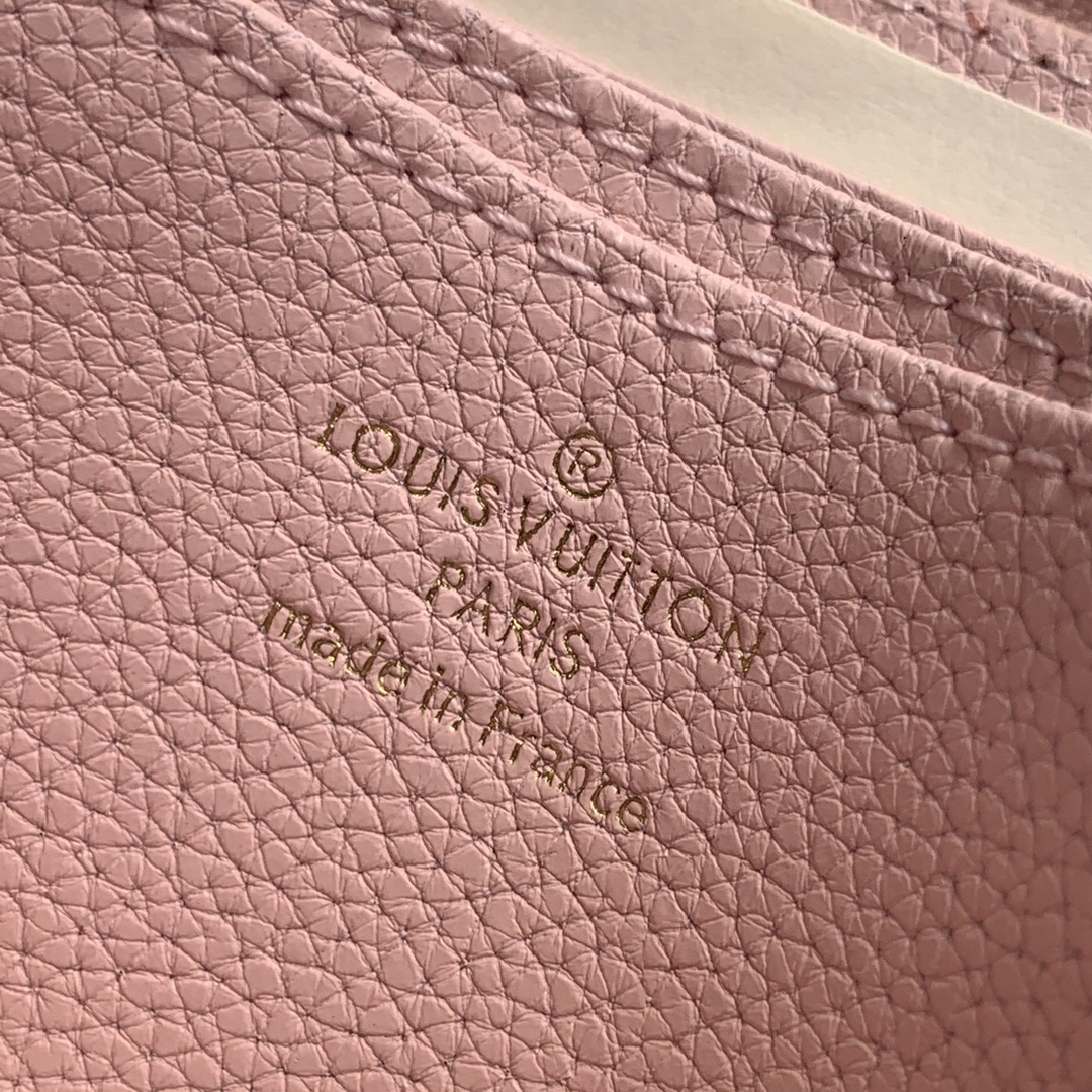 l**is V*t*n by the pool zippy wallet-11*8.5*12cm