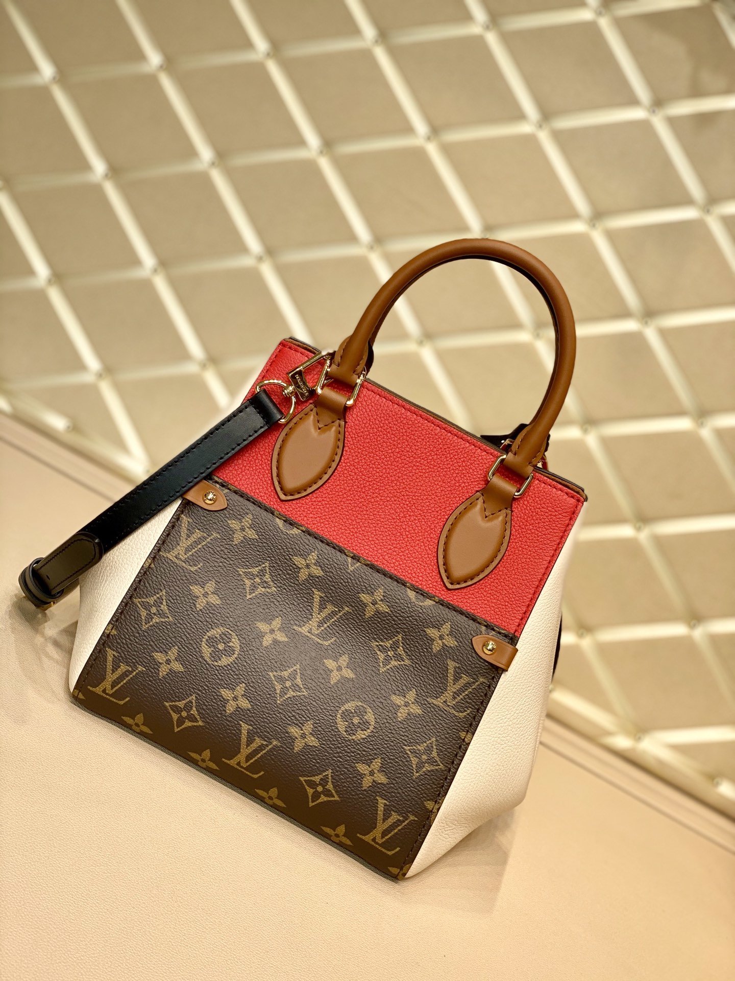 l**is V*t*n fold tote bag-35*40*17cm