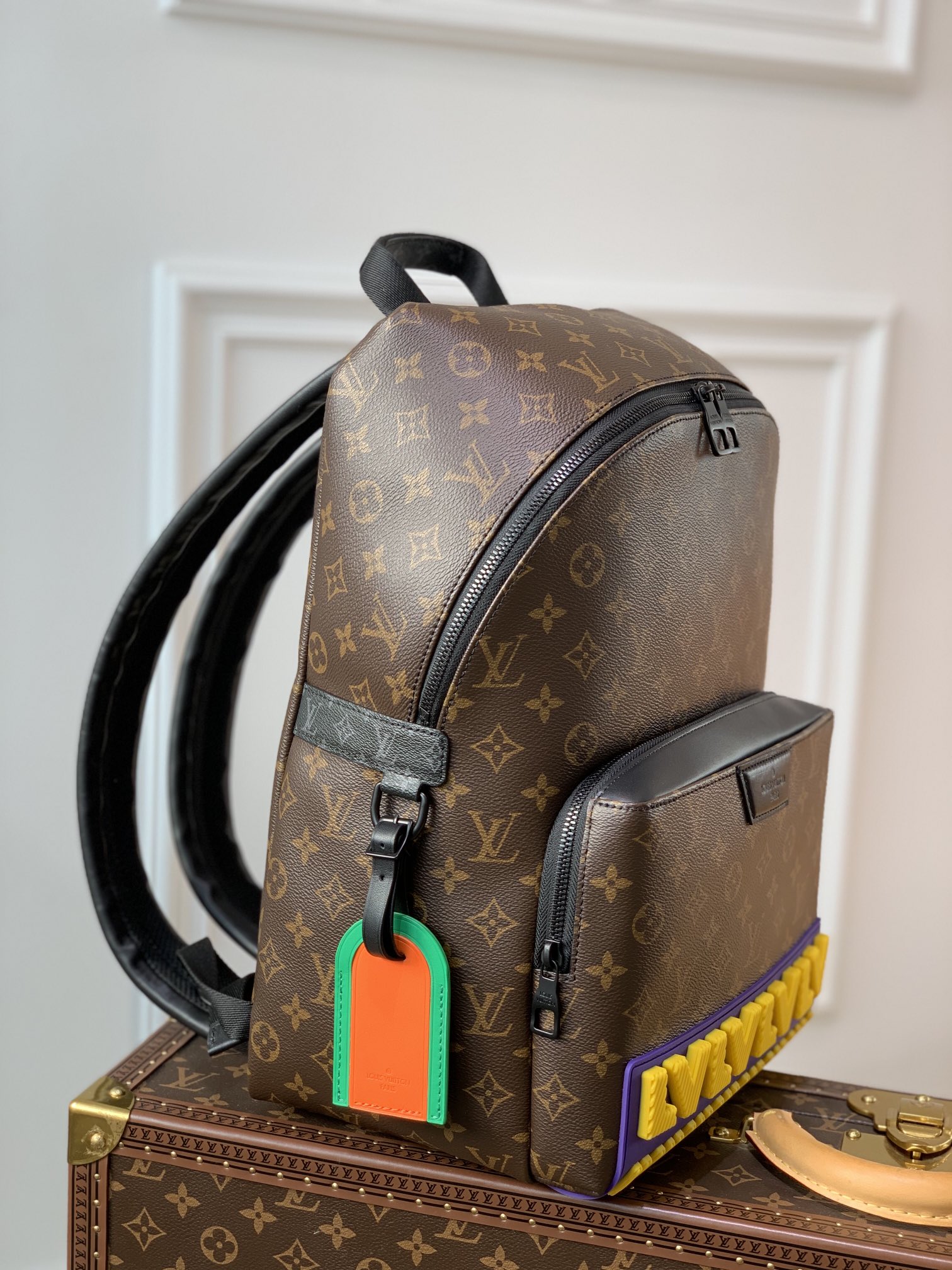 l**is V*t*n discovery backpsck-37*40*20 cm