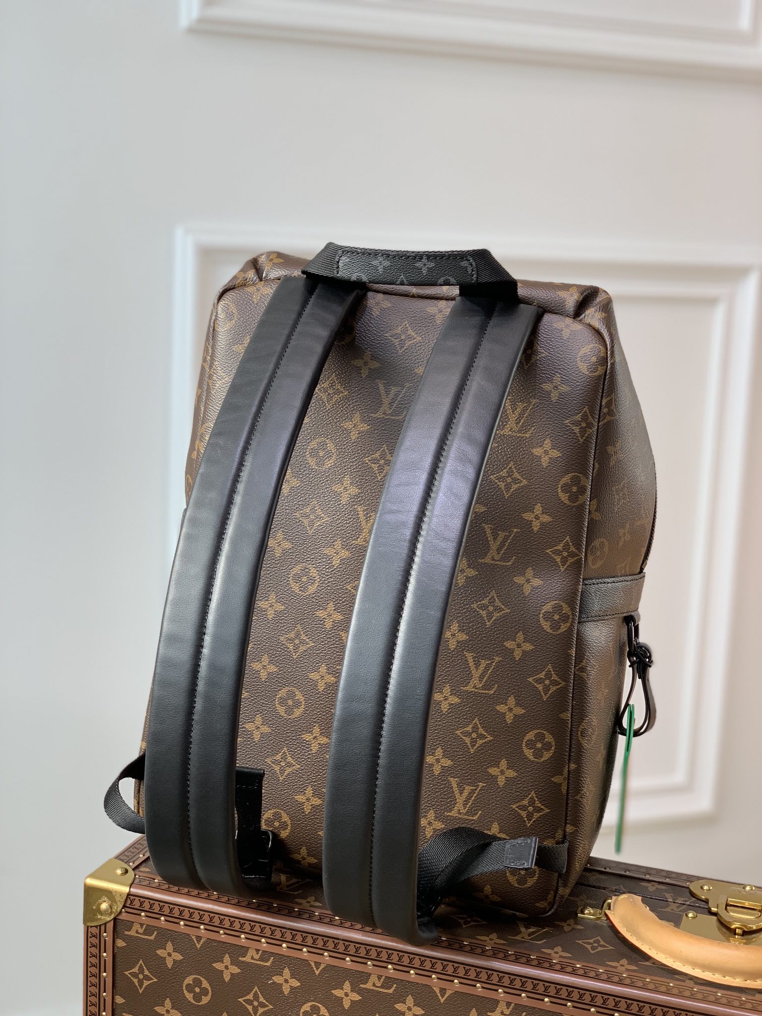 l**is V*t*n discovery backpsck-37*40*20 cm