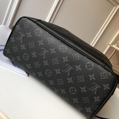 l**is V*t*n steamber backpsck-32*45*16cm
