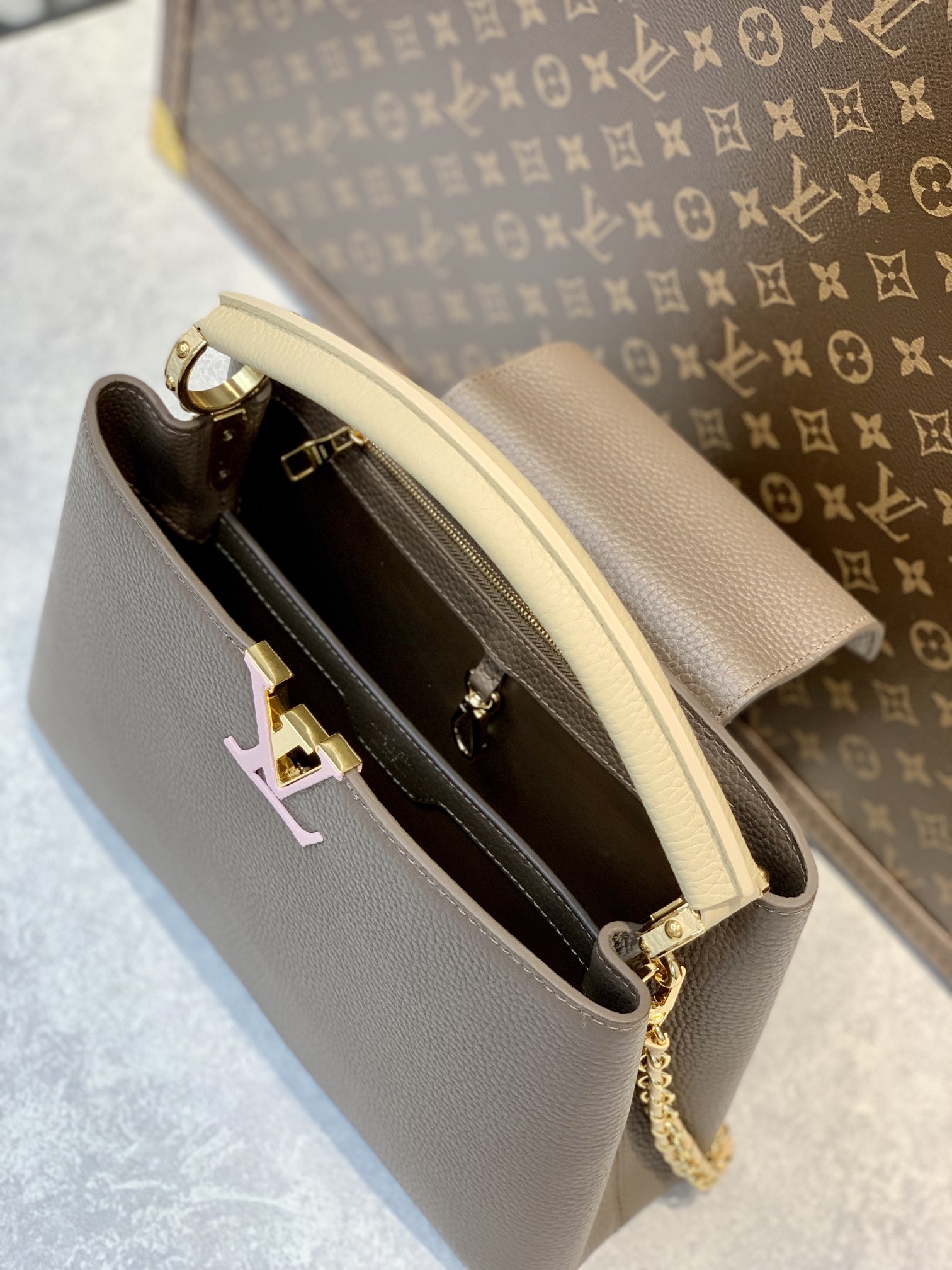 l**is V*t*n capucines bag-31.5*20*11cm