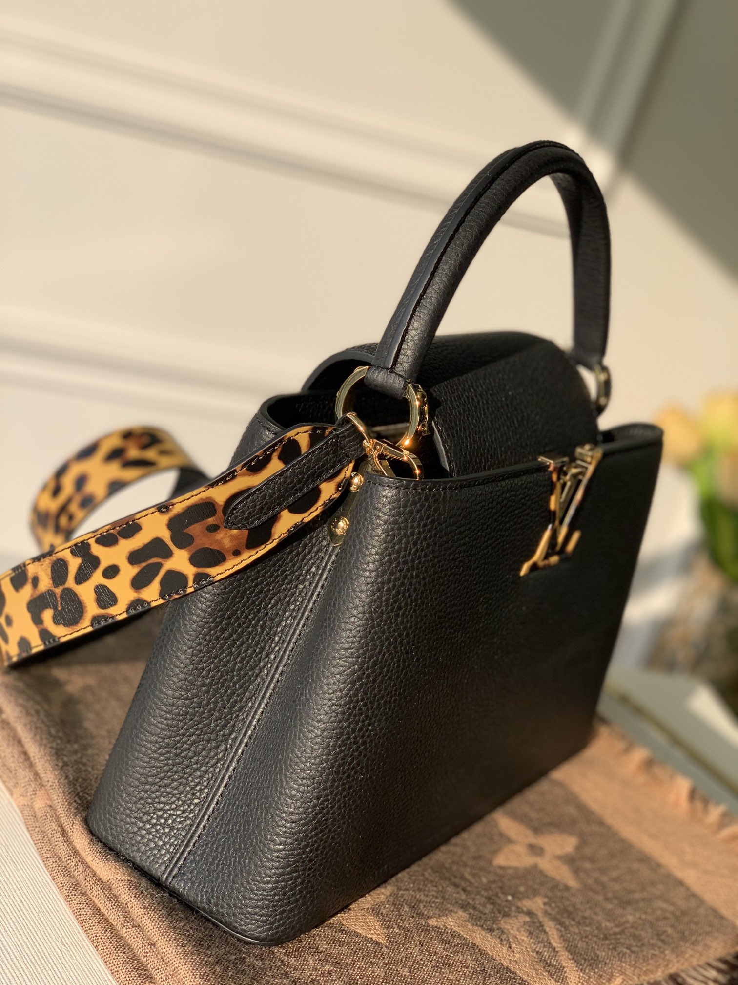 l**is V*t*n capucines bag-31.5*20*11cm