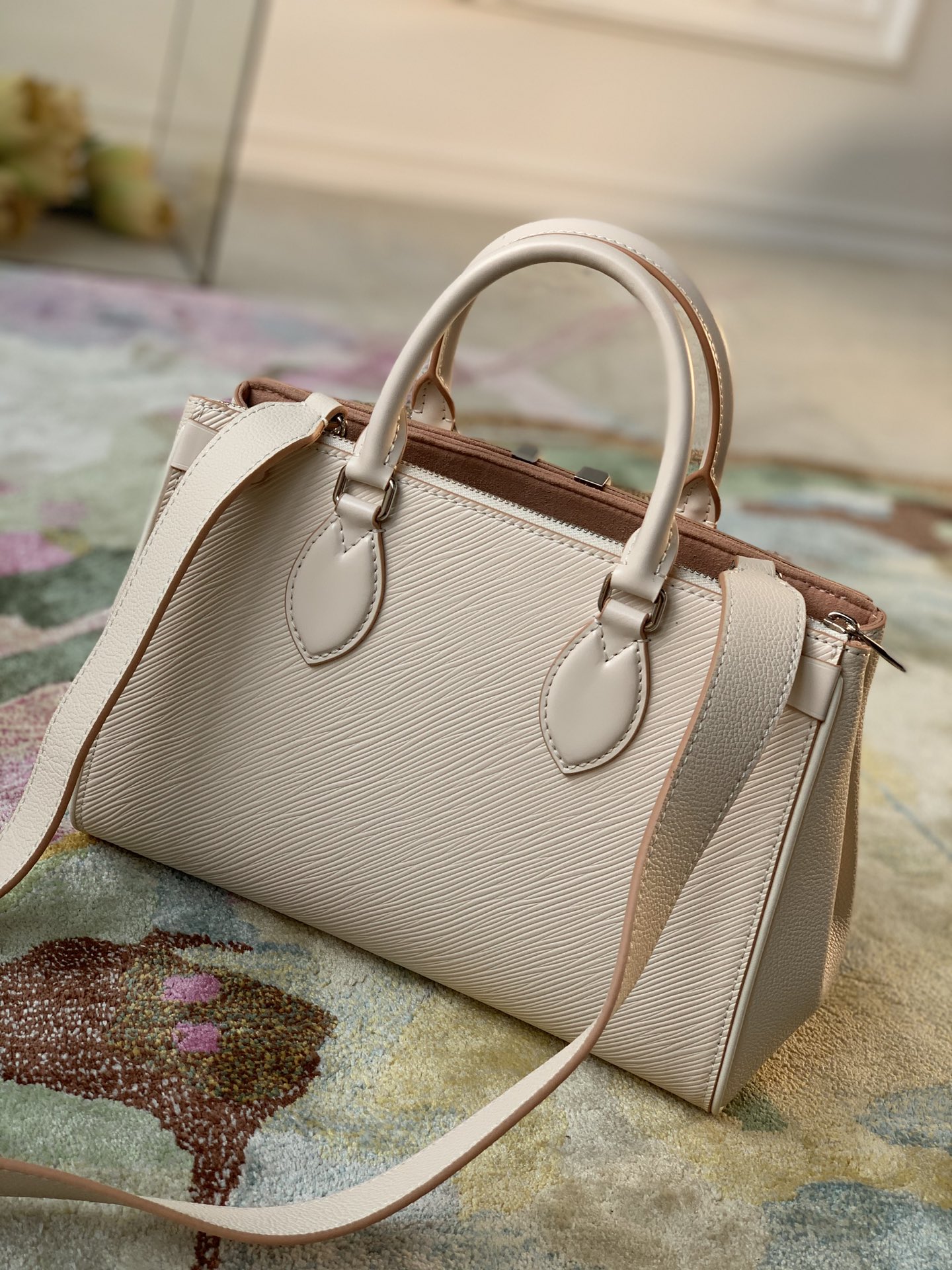 l**is V*t*n grenelle handbags-27x19x11.5cm