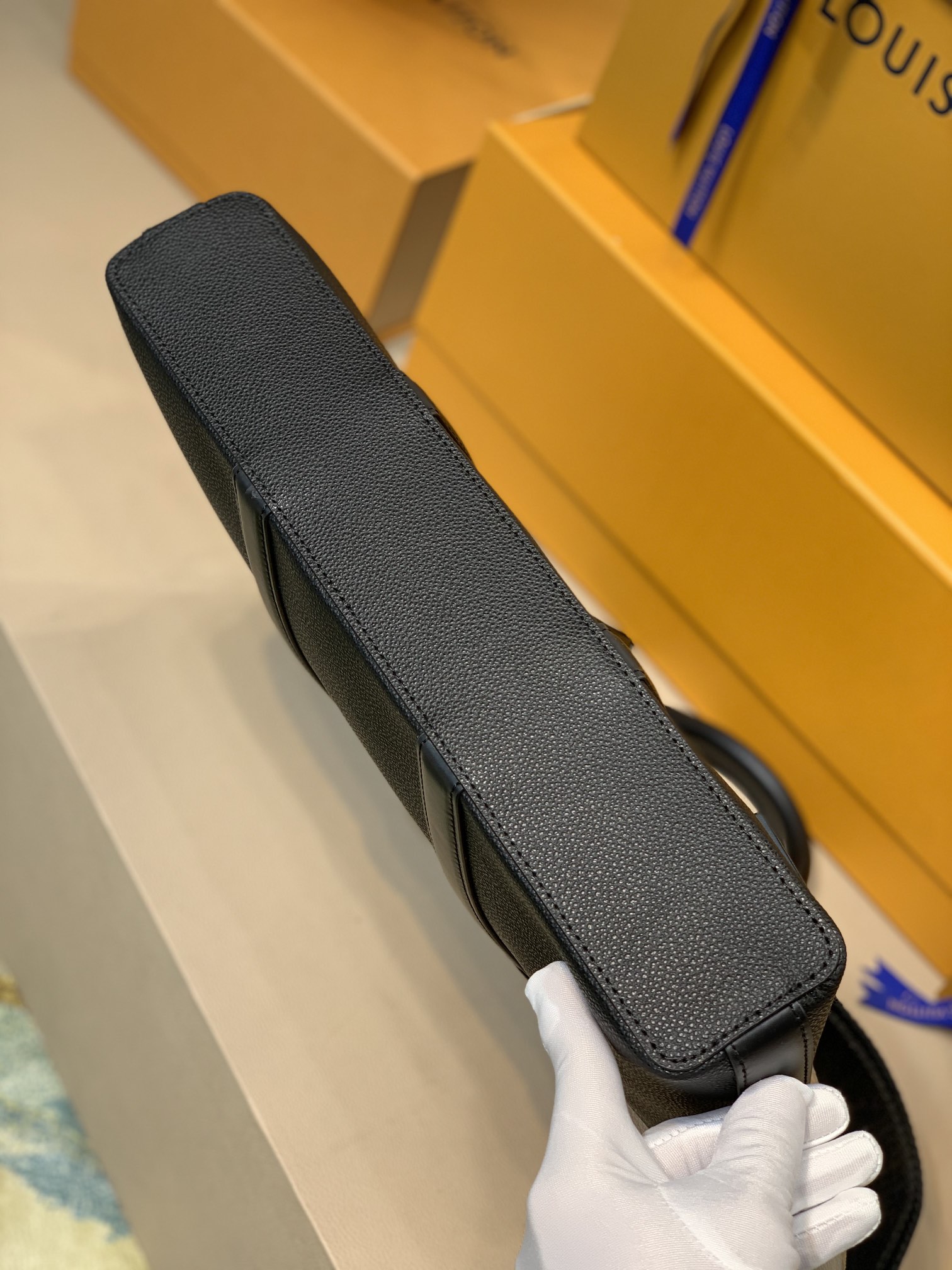 l**is V*t*n armand bag-38*37*7cm