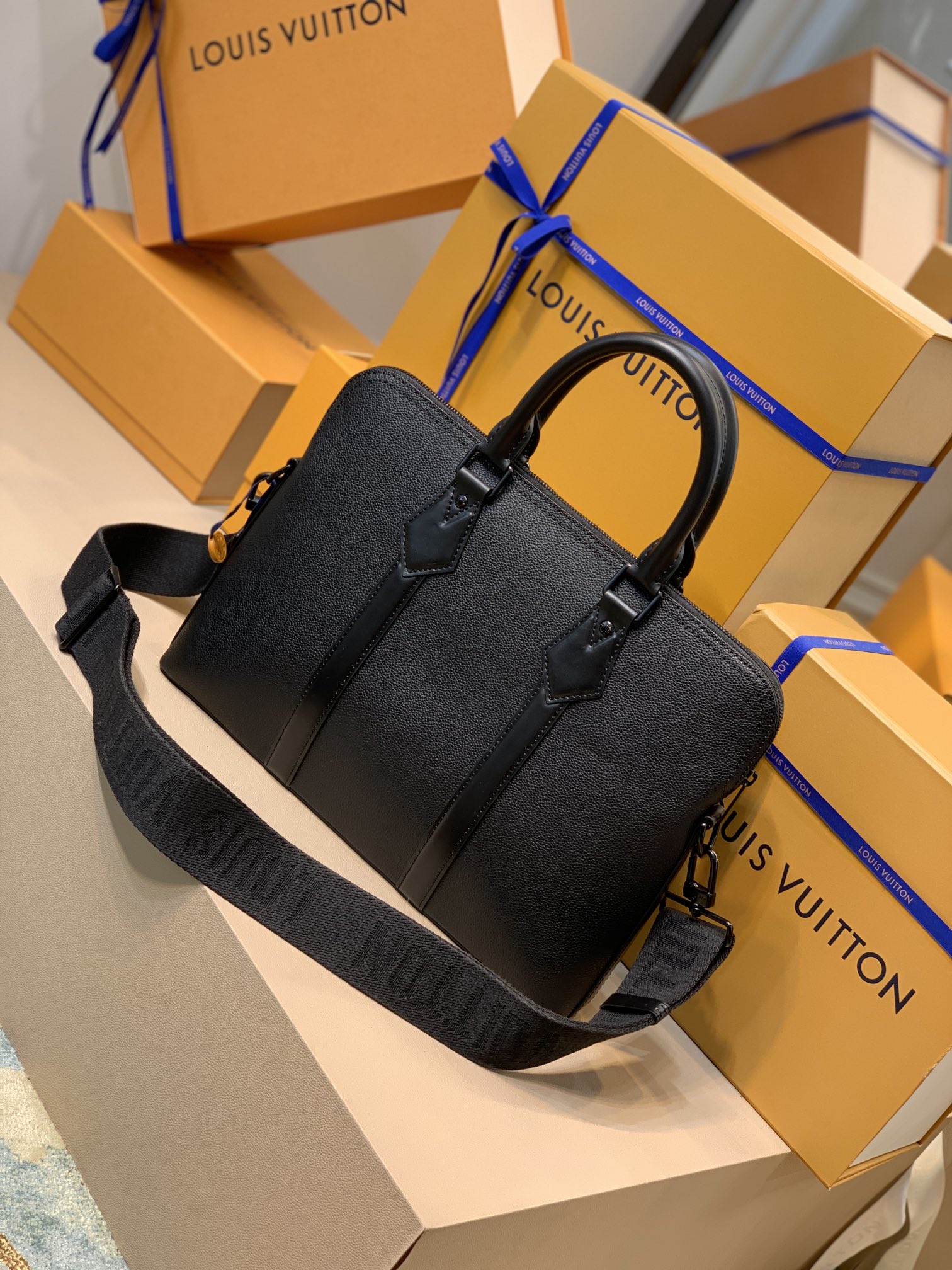 l**is V*t*n armand bag-38*37*7cm