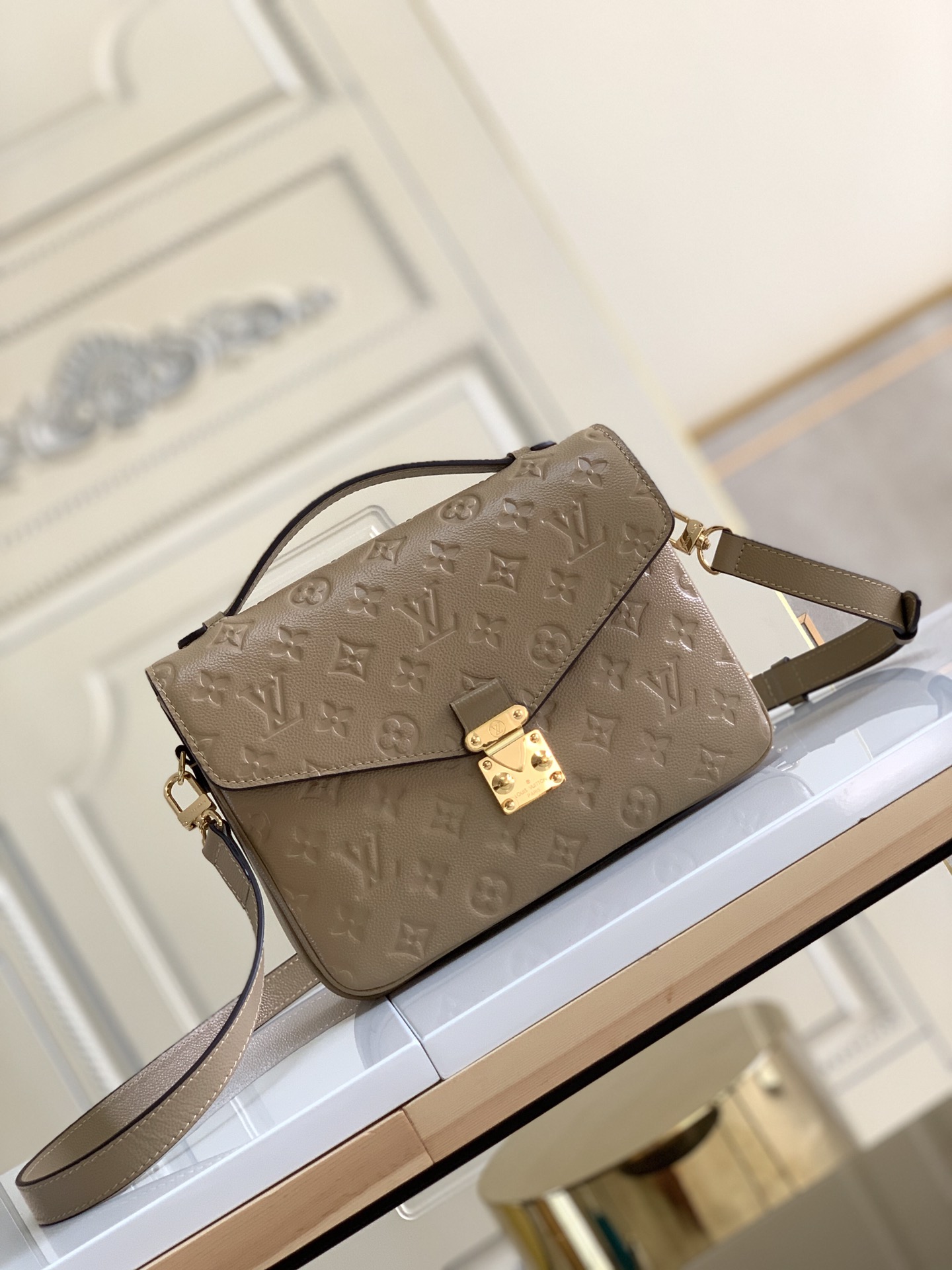 l**is V*t*n pochette metis handbags-25*19*7cm