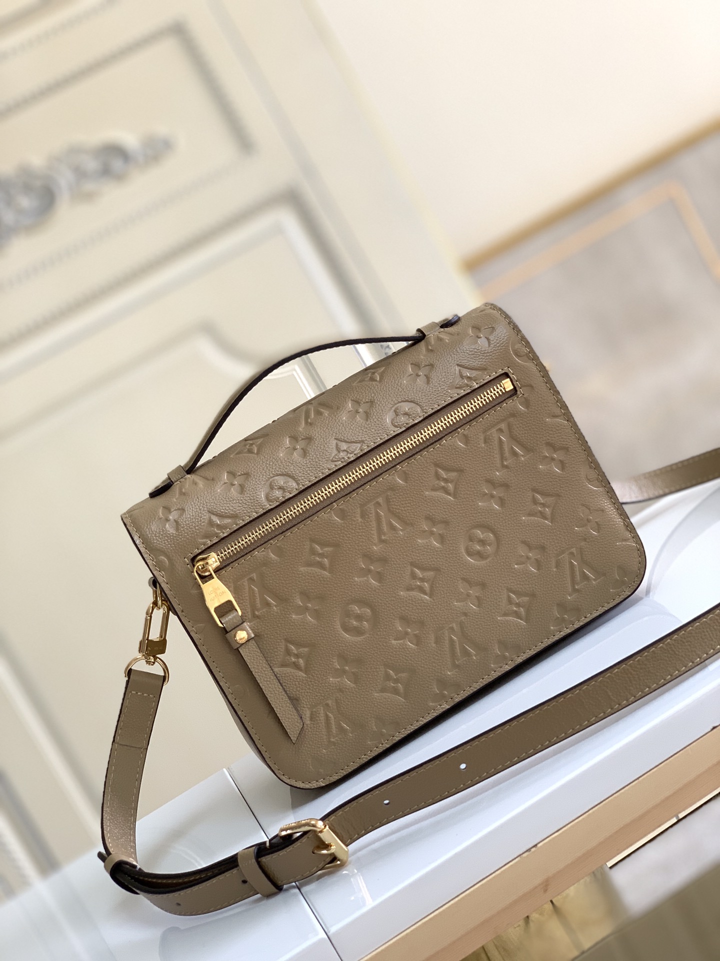 l**is V*t*n pochette metis handbags-25*19*7cm