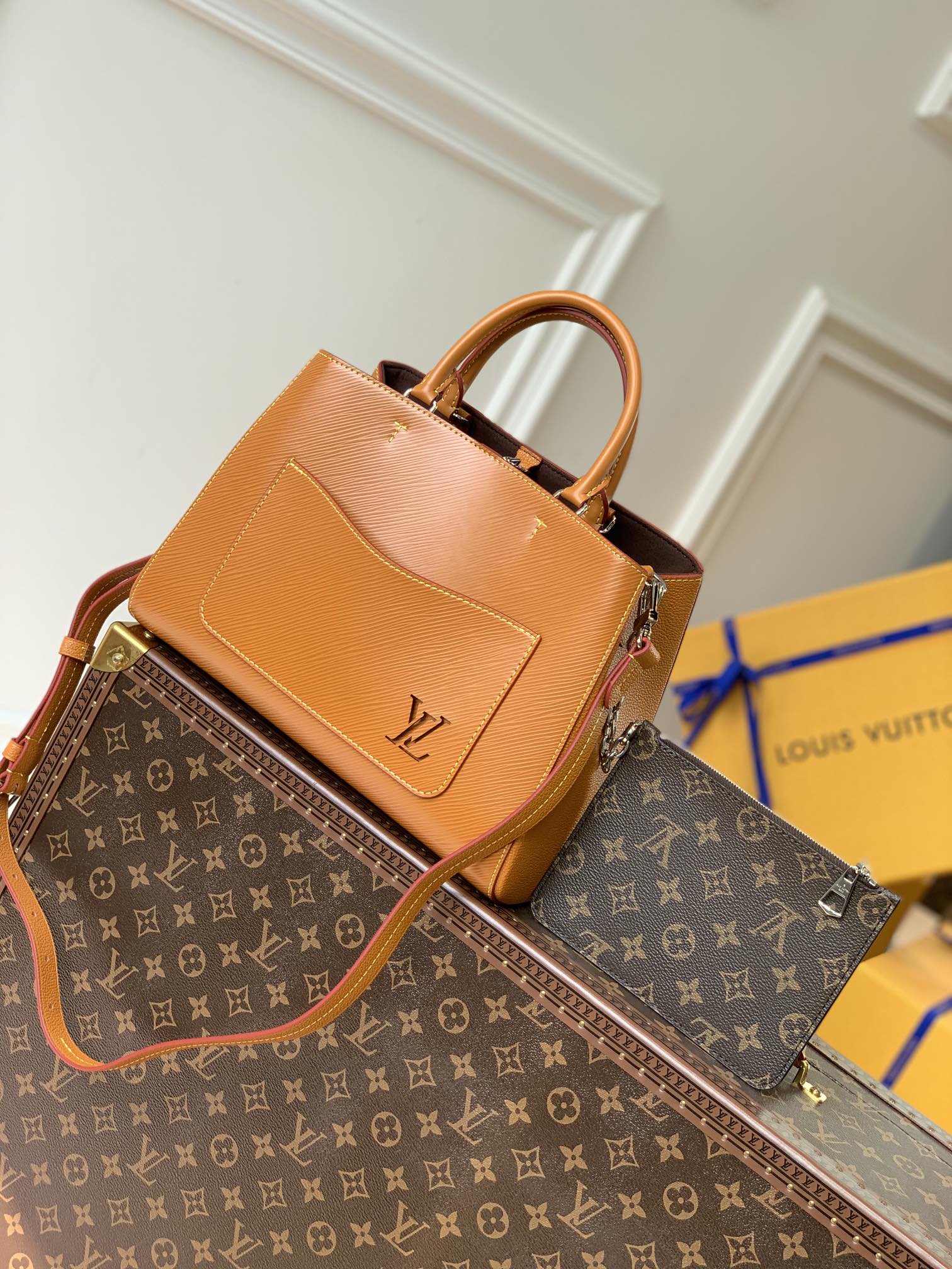 l**is V*t*n marelle tote -25*17*11&30*21*13cm
