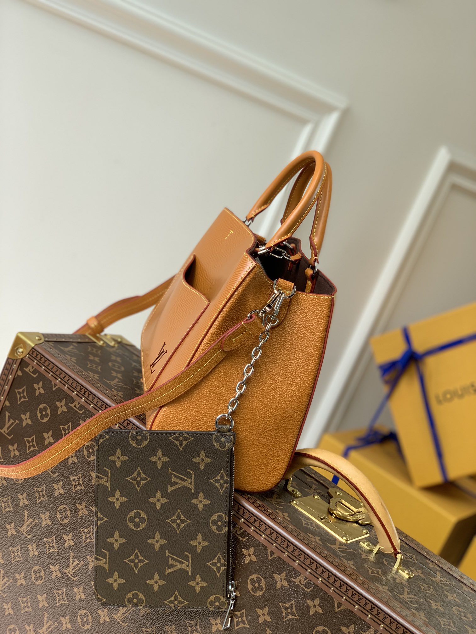 l**is V*t*n marelle tote -25*17*11&30*21*13cm