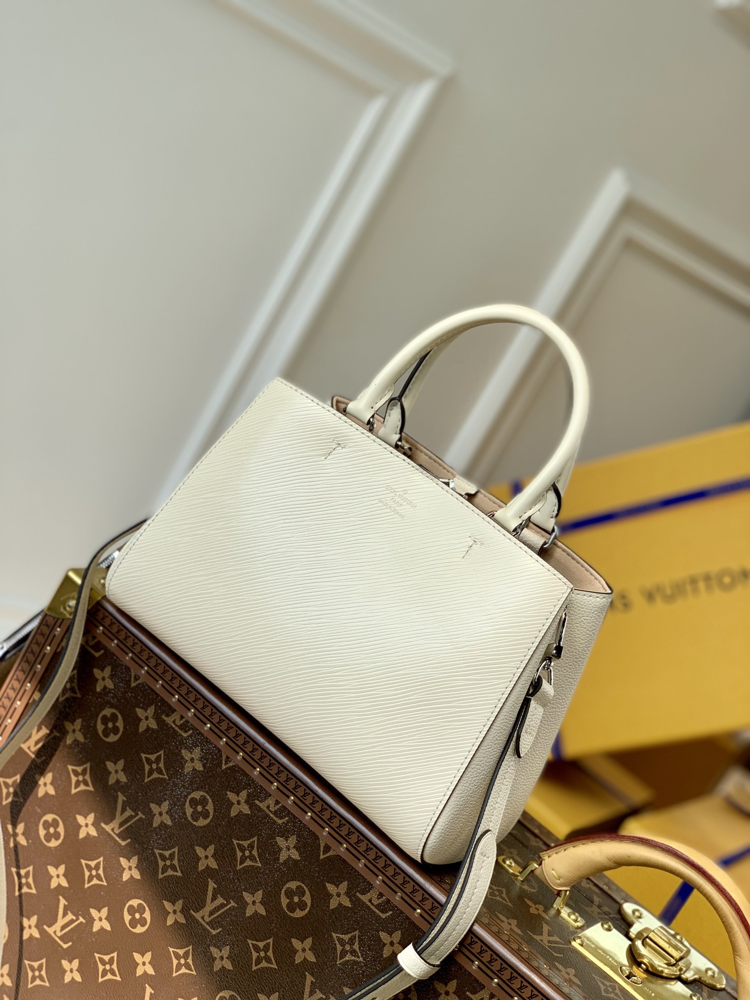 l**is V*t*n marelle tote -25*17*11&30*21*13cm