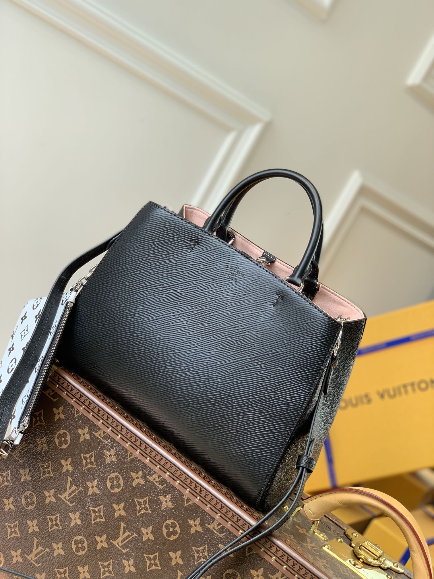 l**is V*t*n marelle tote -25*17*11&30*21*13cm