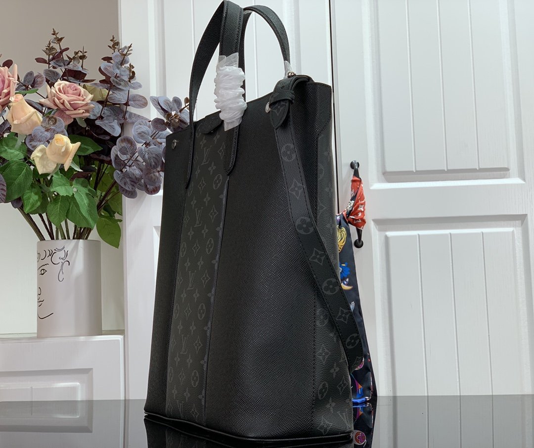 l**is V*t*n outdoor handbags-39*35*14.5cm