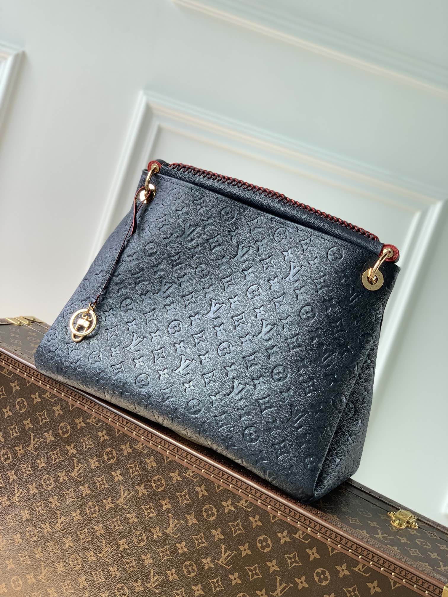 l**is V*t*n artsy handbag-navy blue-47*32*22cm