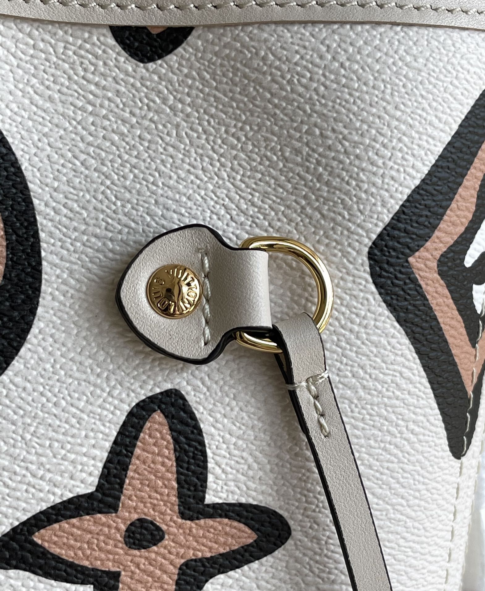 l**is V*t*n neverfull wild at heart-32*29*17cm