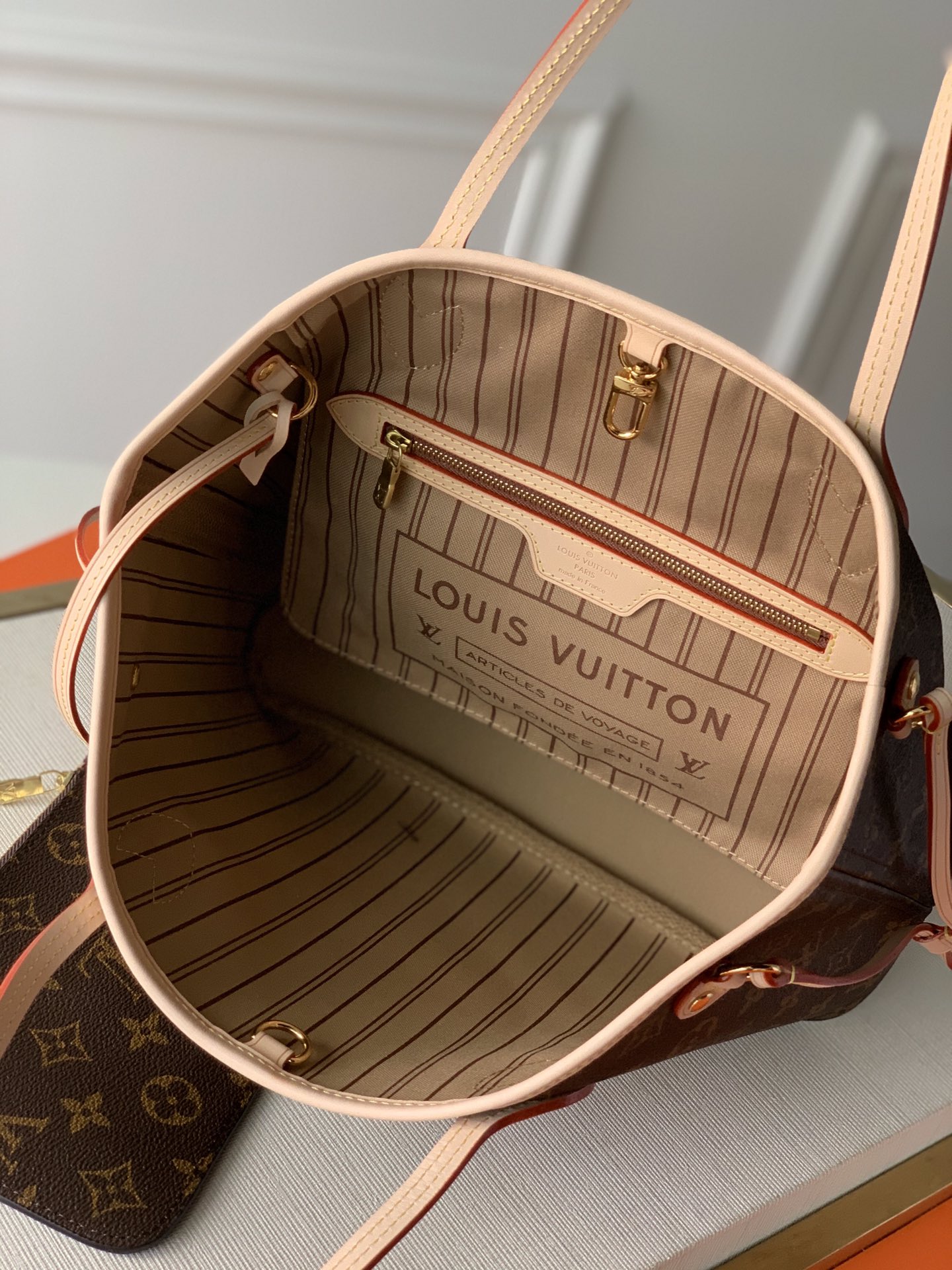 l**is V*t*n neverfull pm -29×21×12cm
