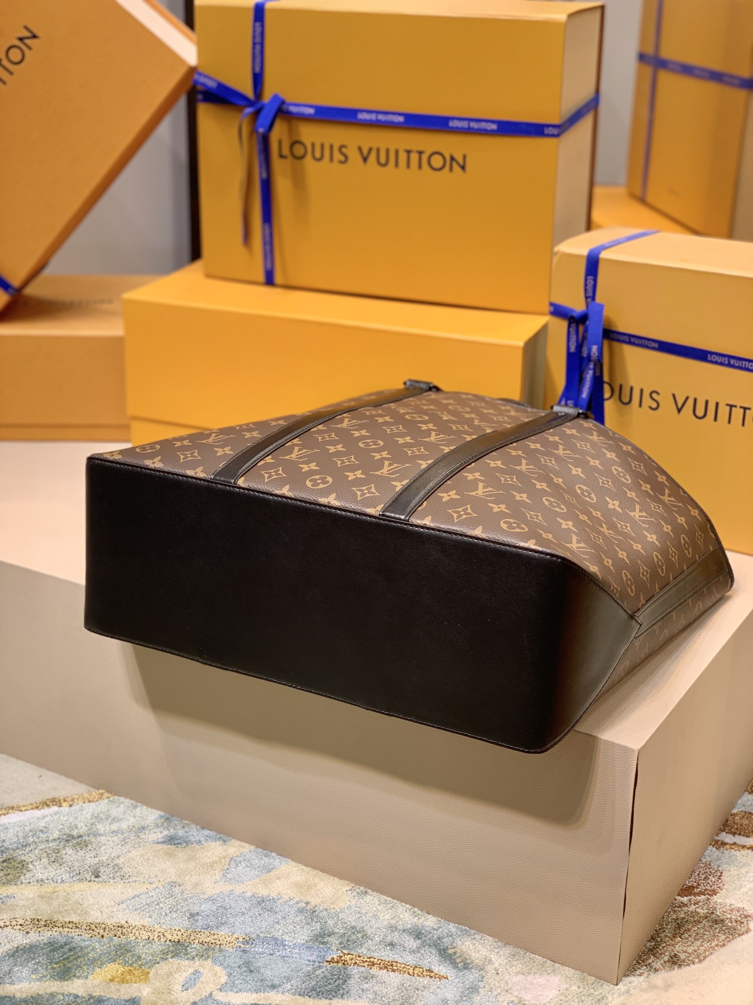 l**is V*t*n week-end tote -38.5*29*11cm