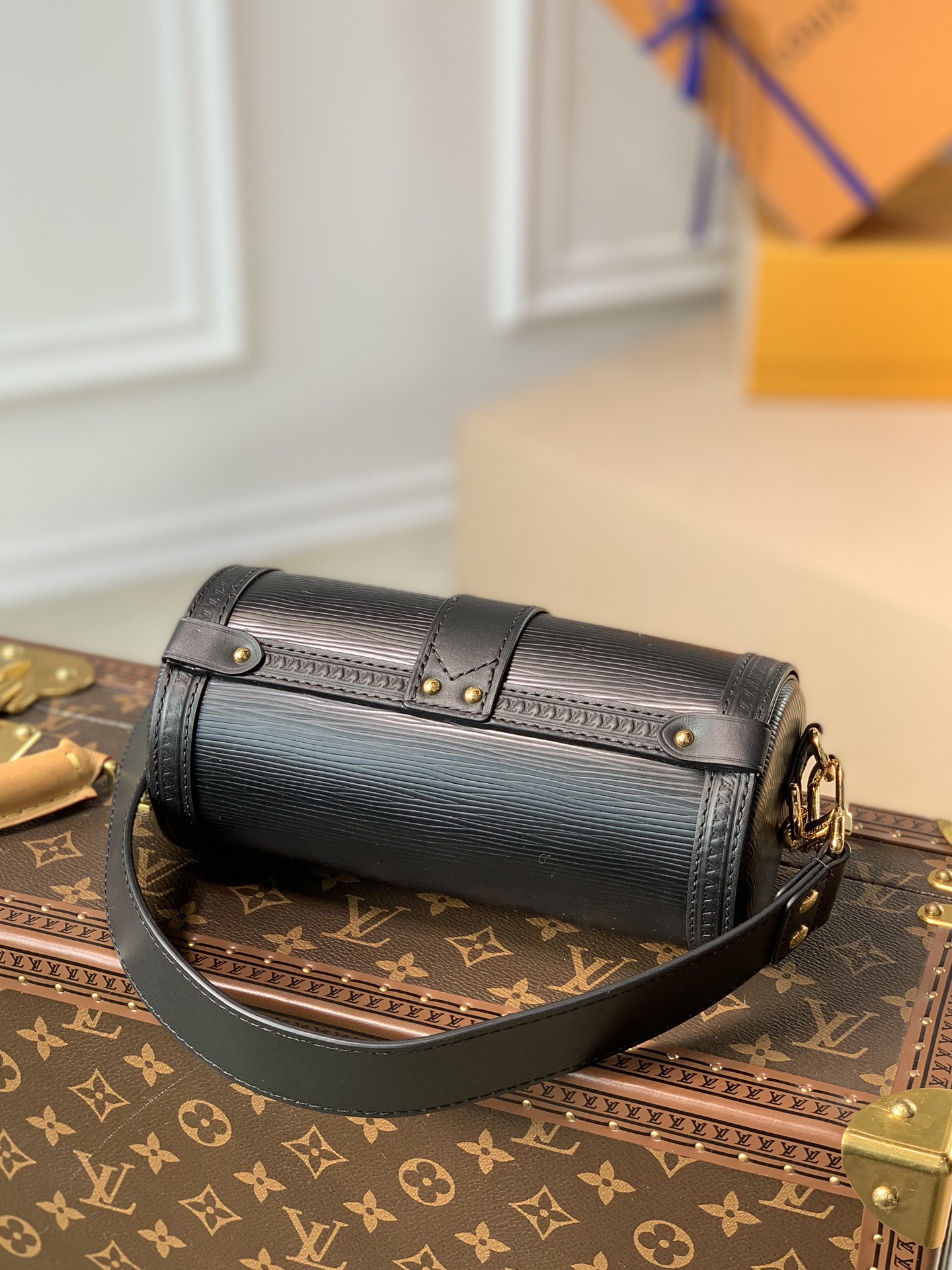 l**is V*t*n papillon trunk-19x9x9cm